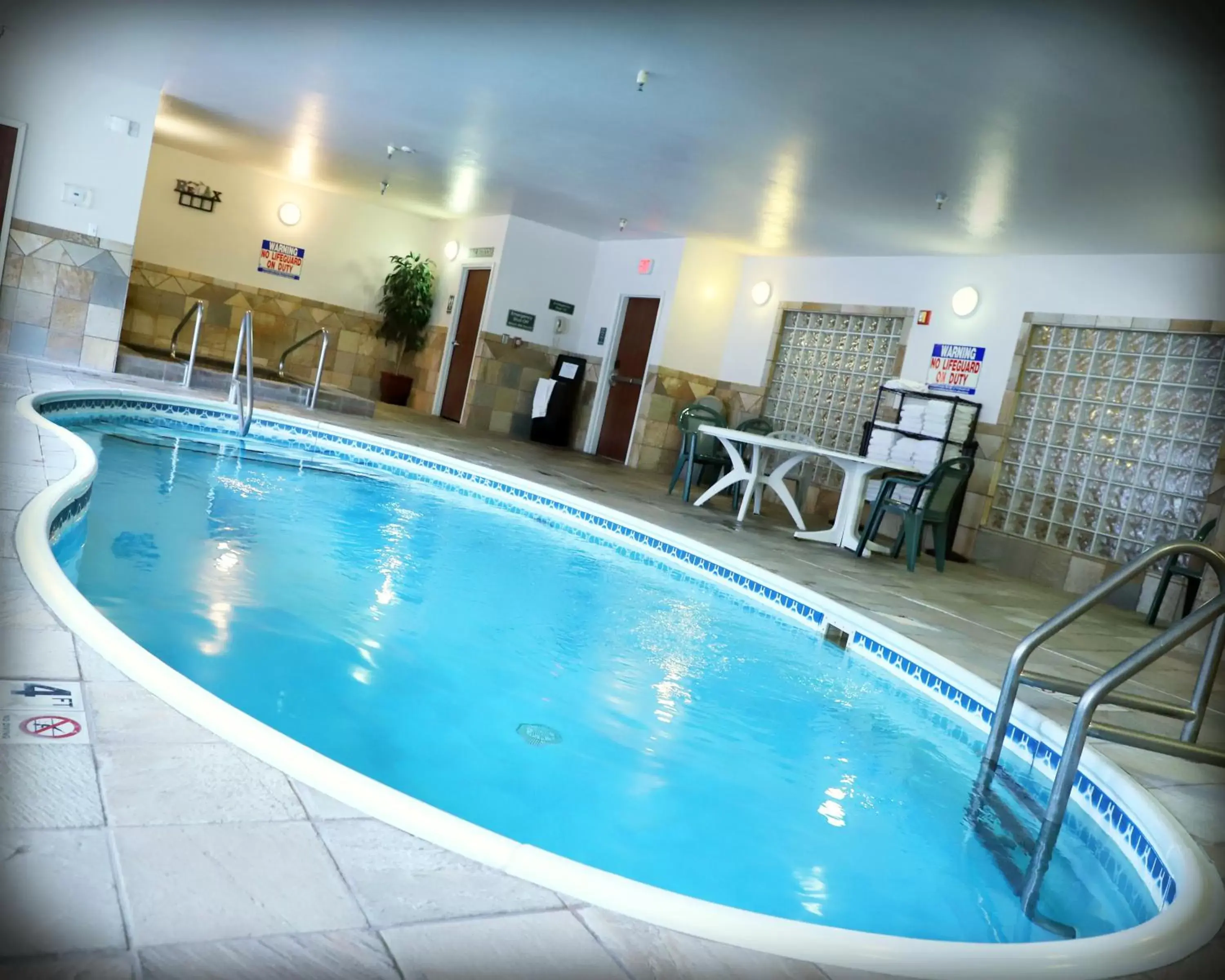 Swimming Pool in Comfort Inn & Suites Hotel in the Black Hills