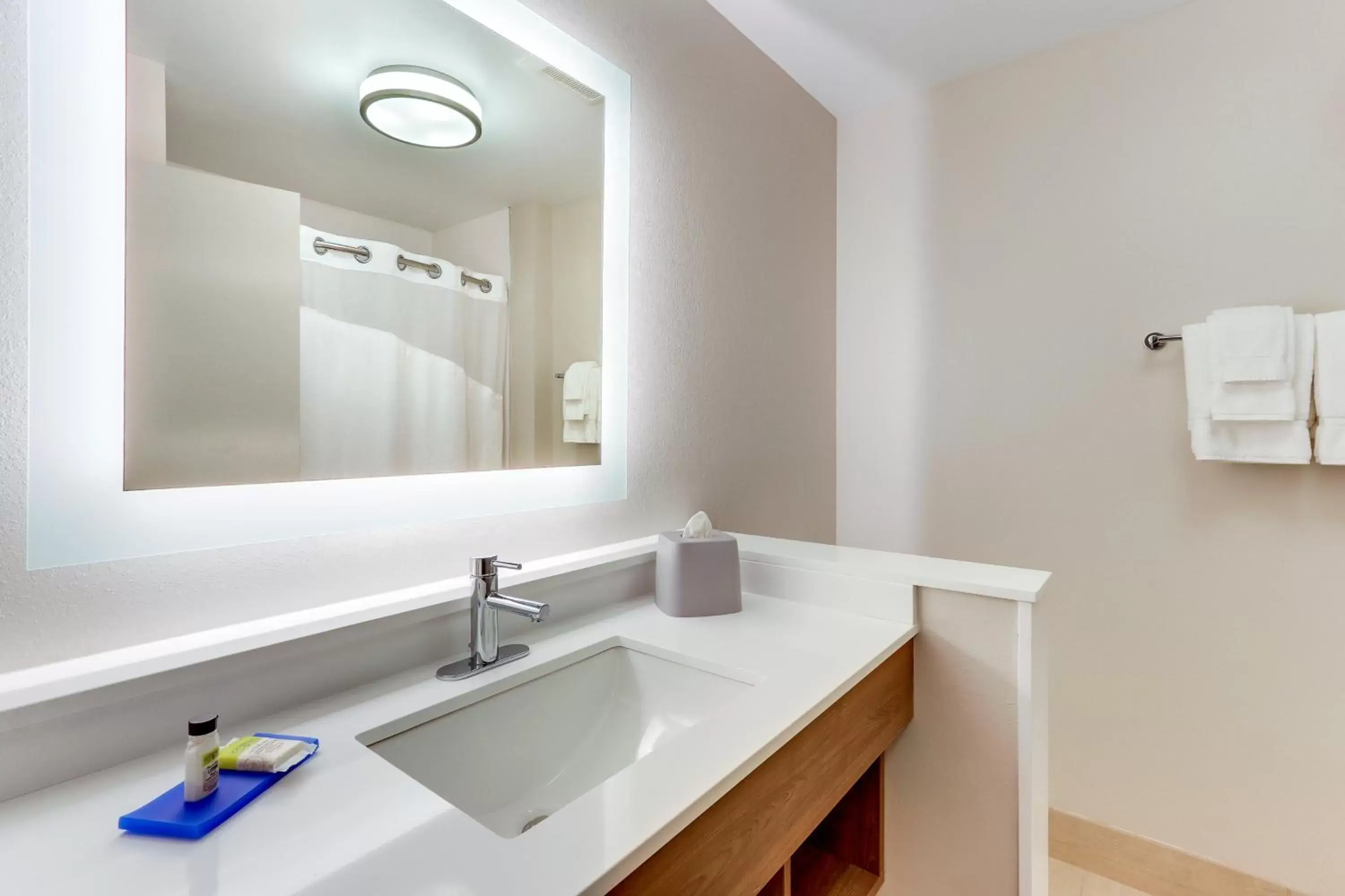 Bathroom in Holiday Inn Express & Suites - Middletown - Goshen, an IHG Hotel