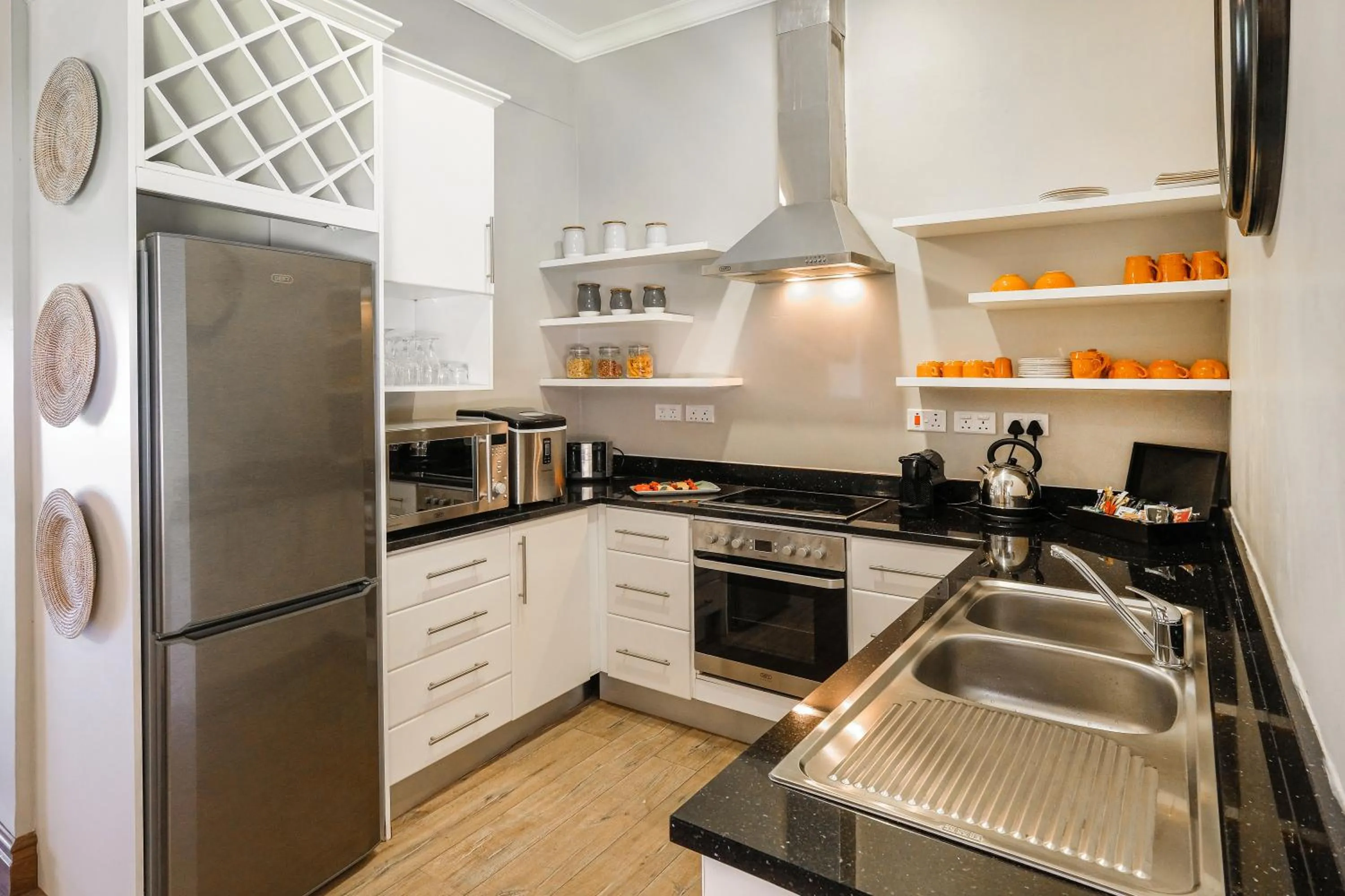 kitchen in Ilala Lodge Hotel