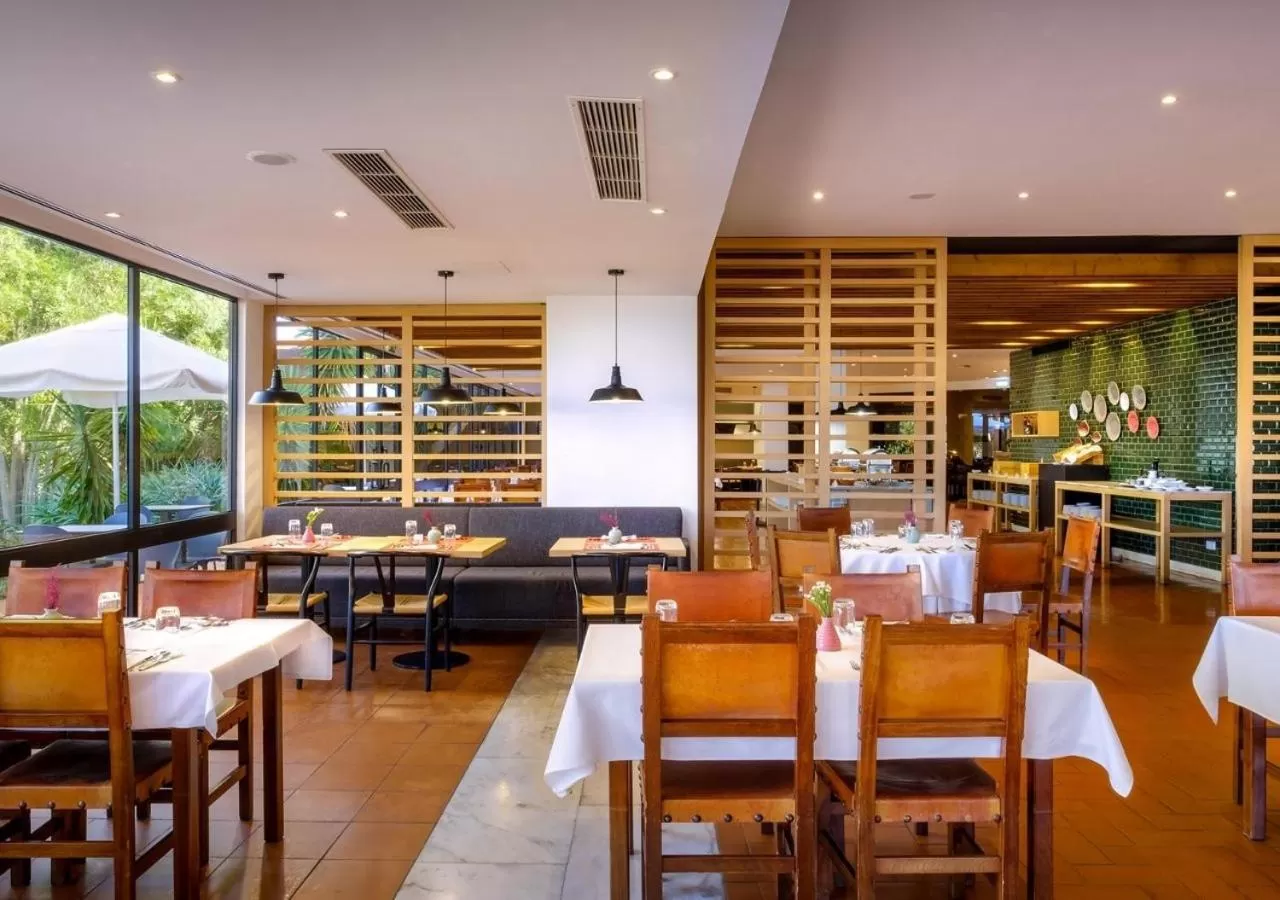 Restaurant/places to eat in Evora Hotel