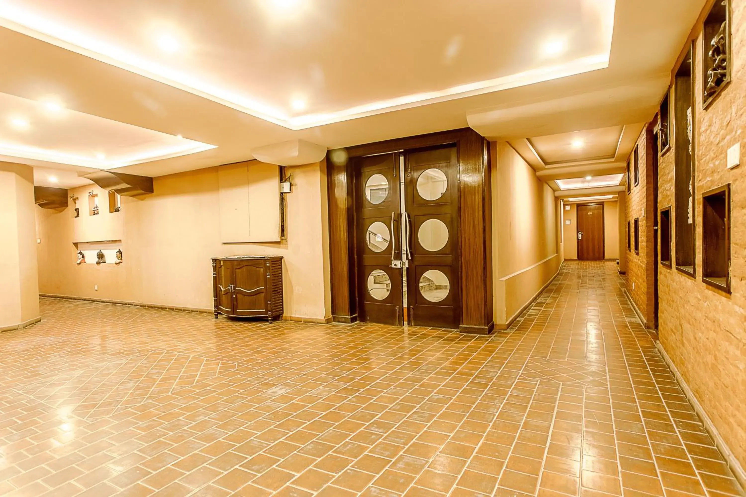 elevator in Gaju Suite Hotel