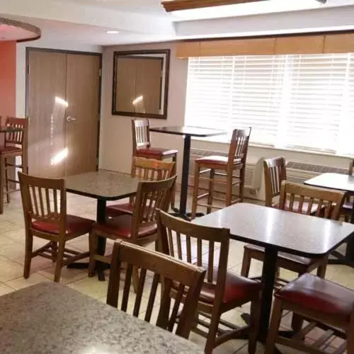 Restaurant/Places to Eat in Boarders Inn and Suites by Cobblestone Hotels - Fayette