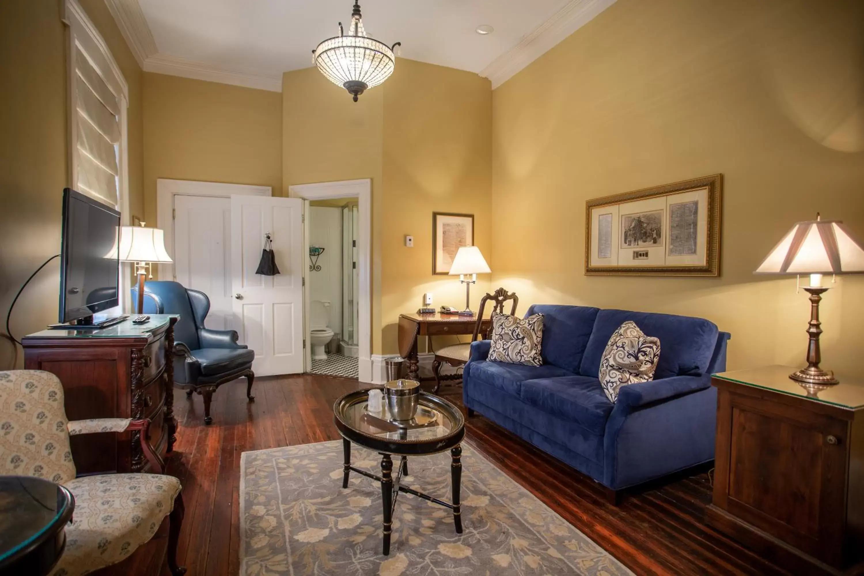 Courtyard Suite in The Marshall House, Historic Inns of Savannah Collection