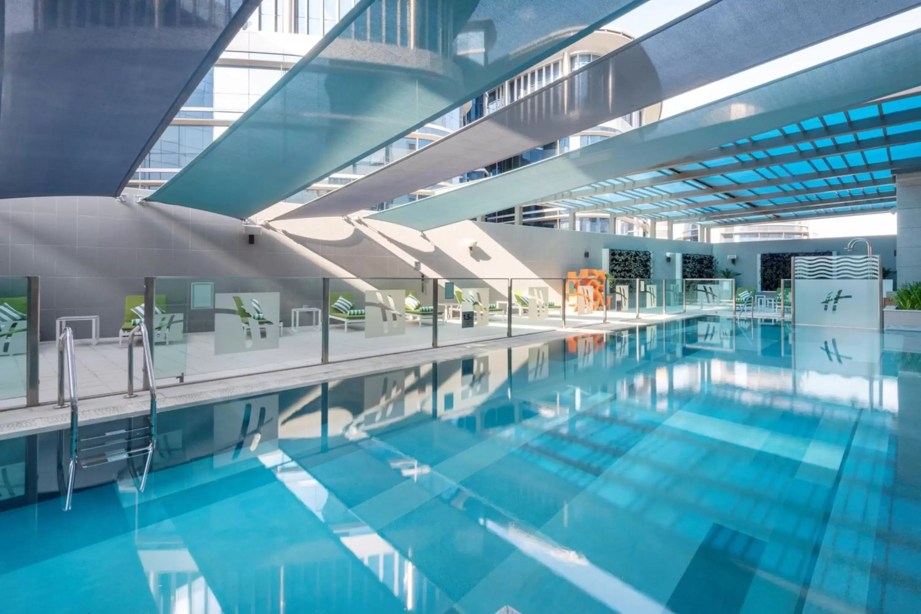 Swimming Pool in Holiday Inn - Doha - The Business Park, an IHG Hotel