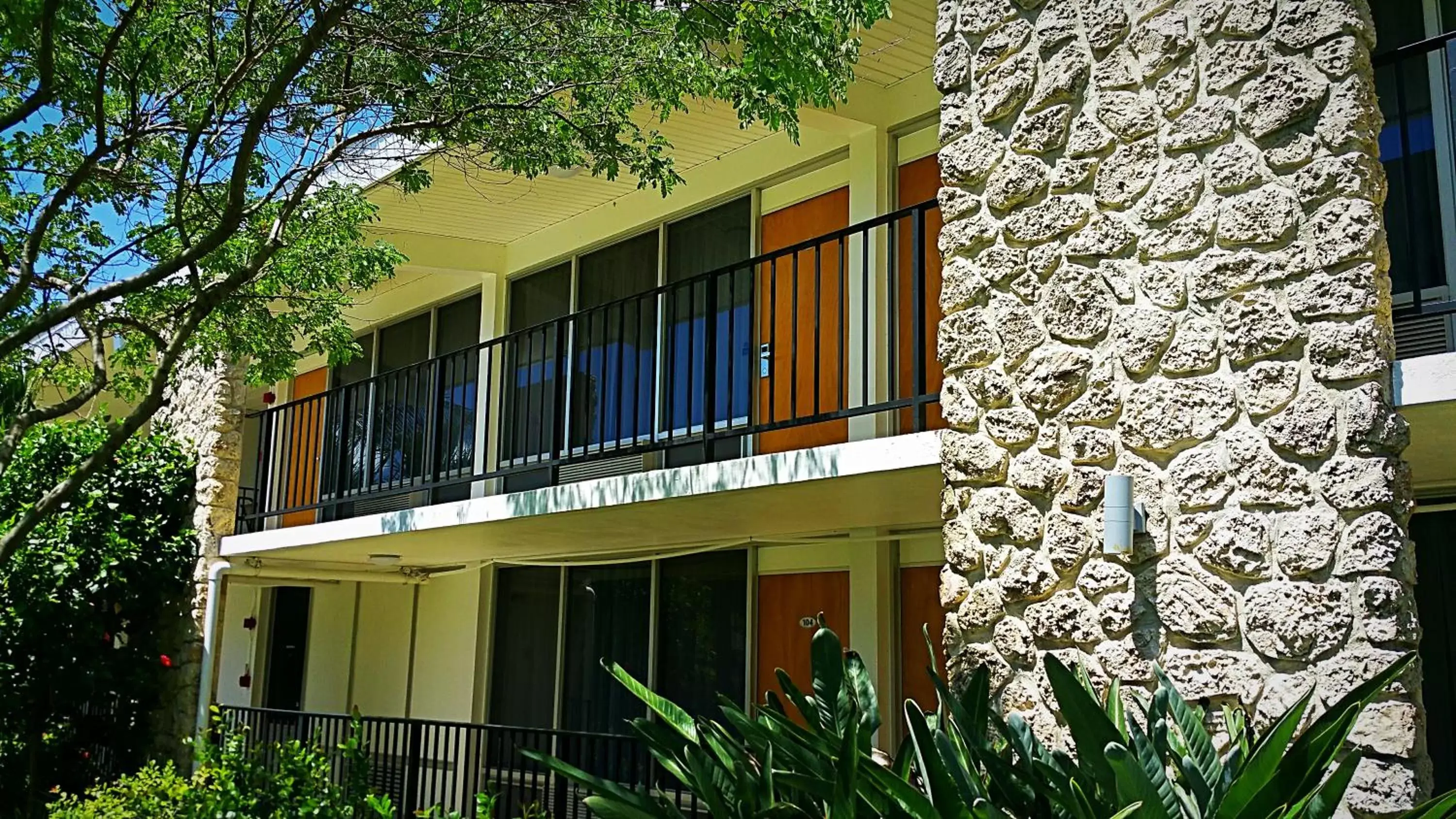 Patio, Facade/Entrance in Dolphin Key Resort - Cape Coral