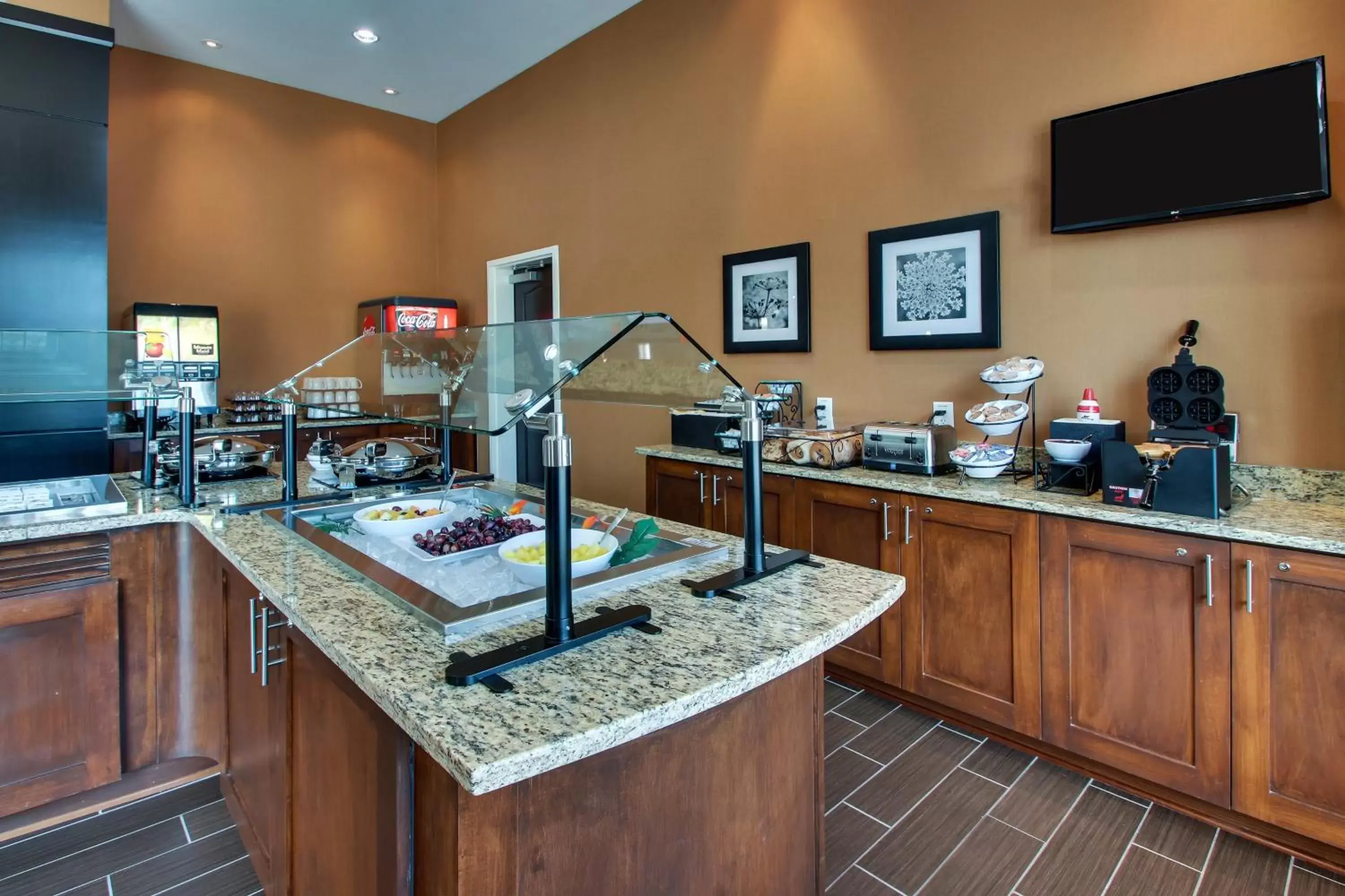 Breakfast, Restaurant/Places to Eat in Staybridge Suites - Rock Hill, an IHG Hotel