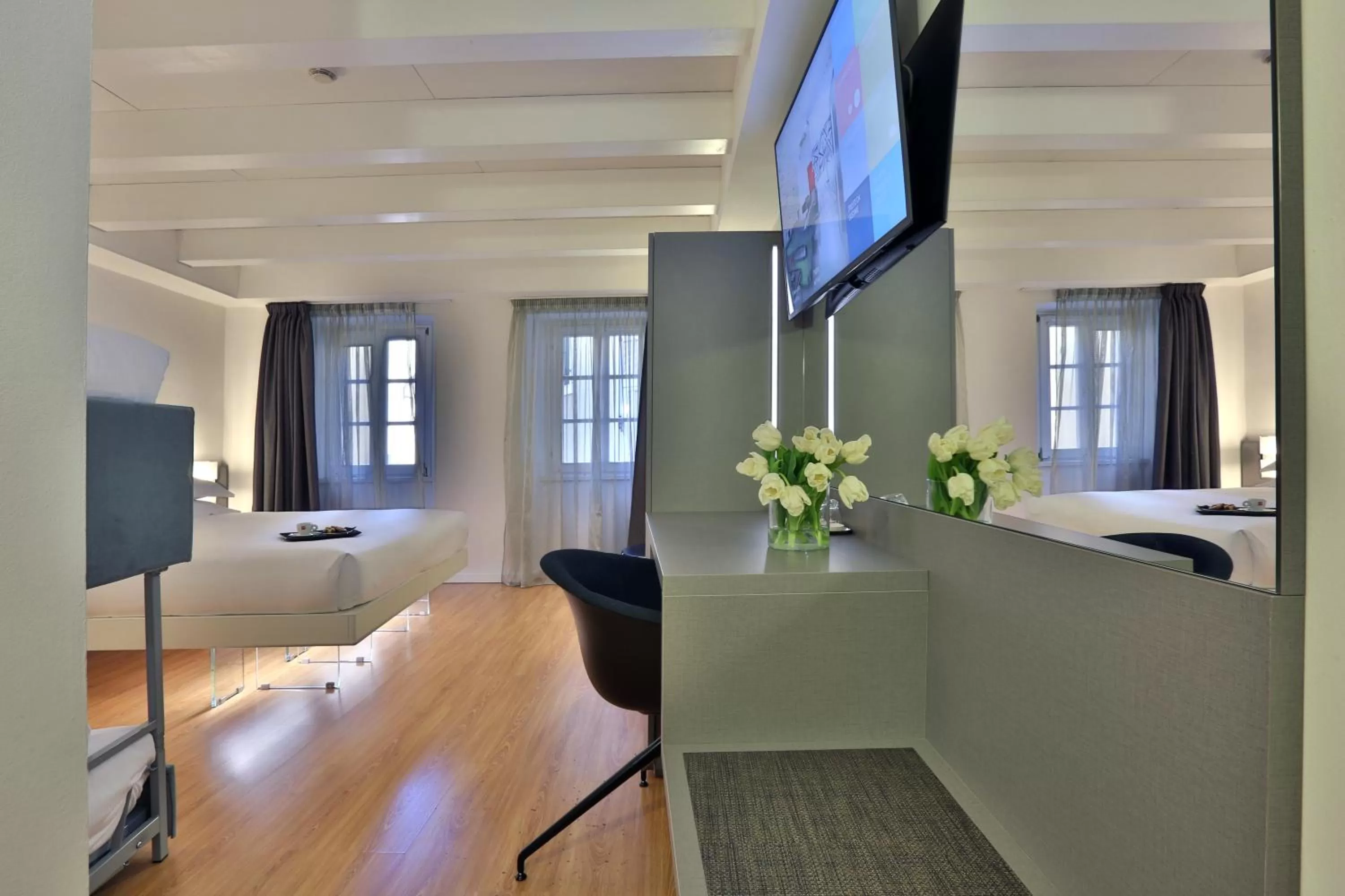 Photo of the whole room, Bed in Urban Hotel Design