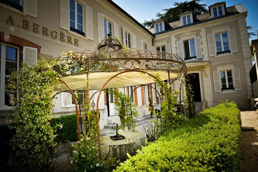 Garden, Property Building in Champagne André Bergère