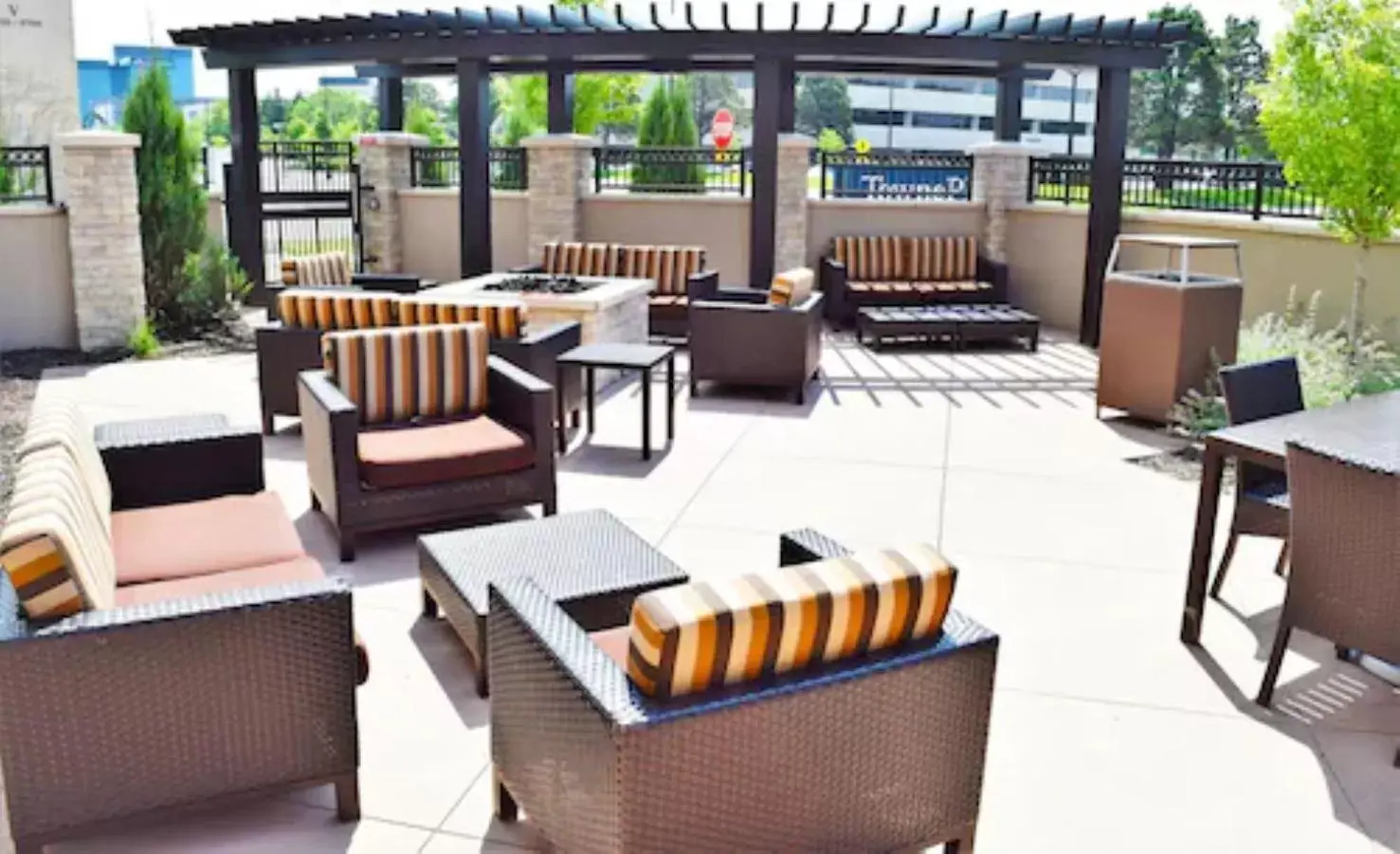 Patio in TownePlace Suites by Marriott Minneapolis near Mall of America