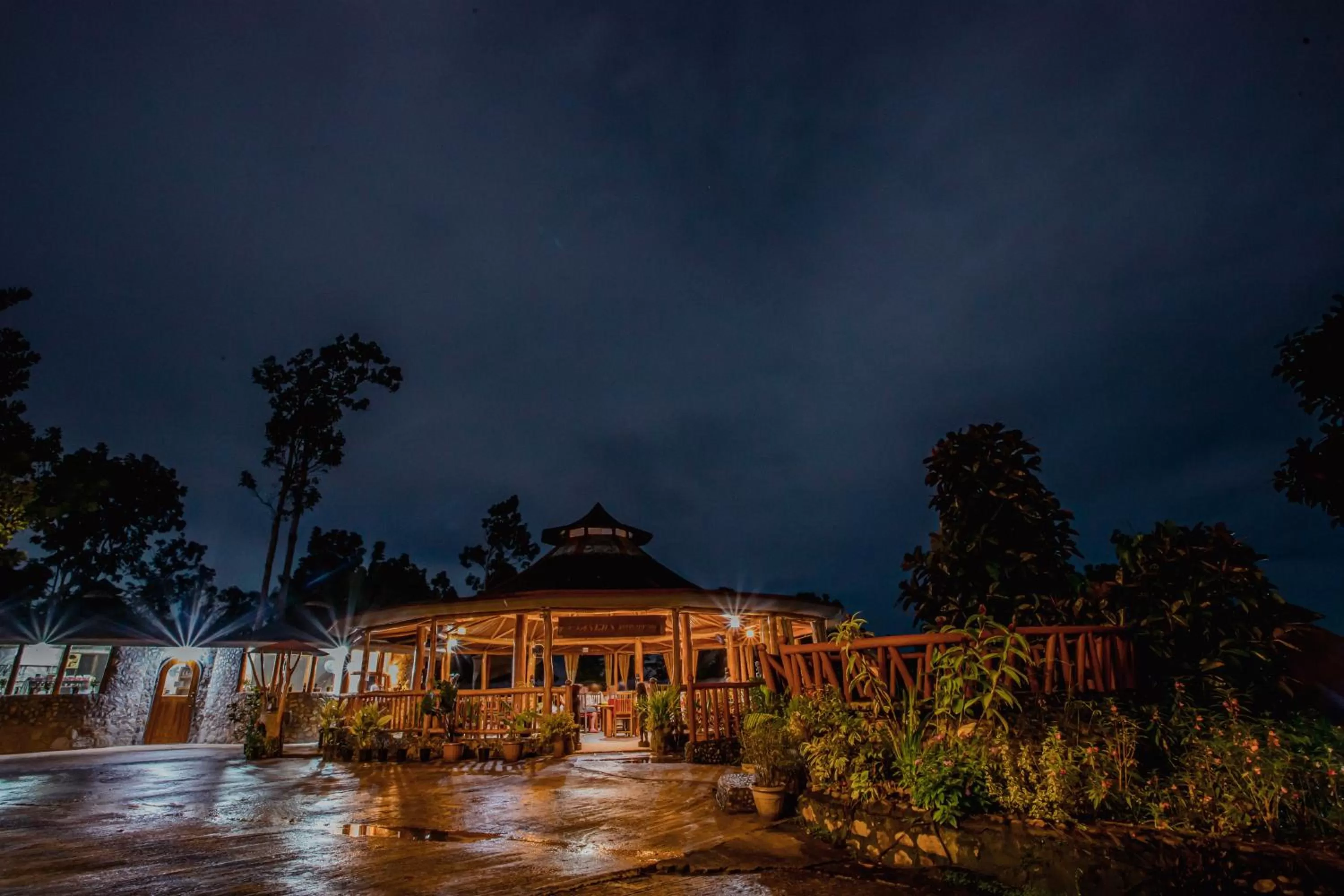 Restaurant/places to eat in Atremaru Jungle Retreat