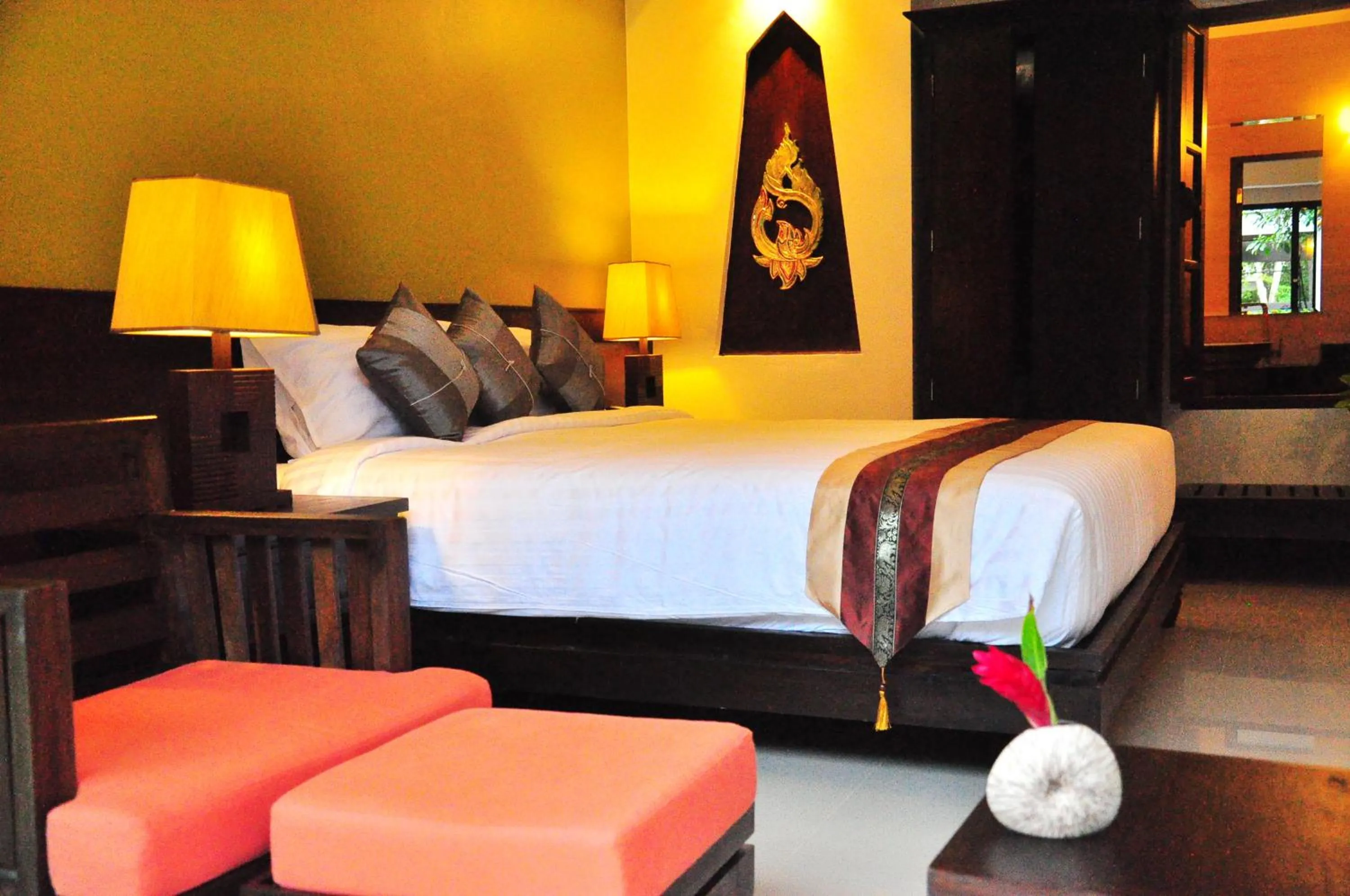 Photo of the whole room, Bed in Navatara Phuket Resort