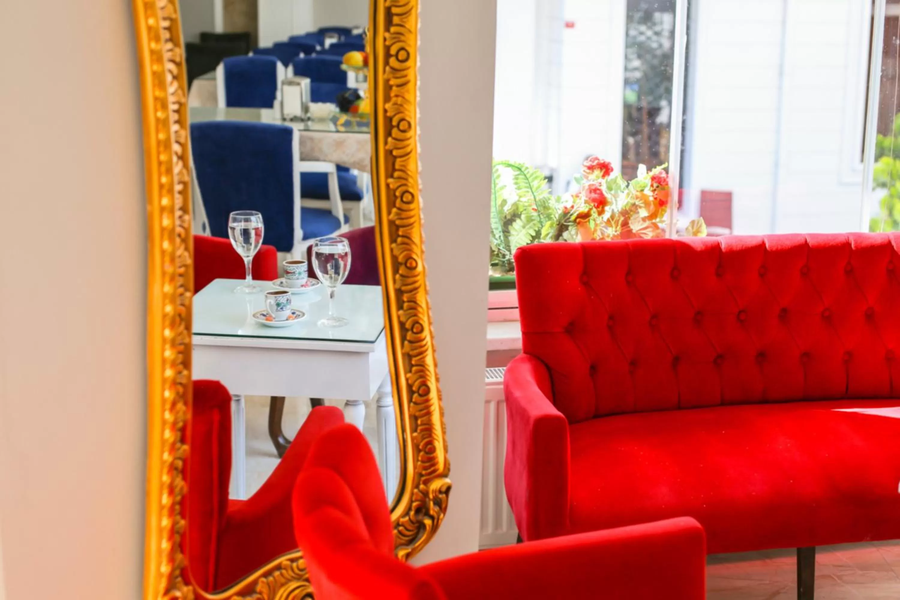 Communal lounge/ TV room in Şehir Hotel Old City