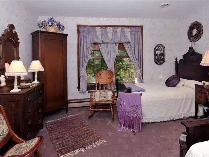 Bedroom in Victorian Loft Bed and Breakfast