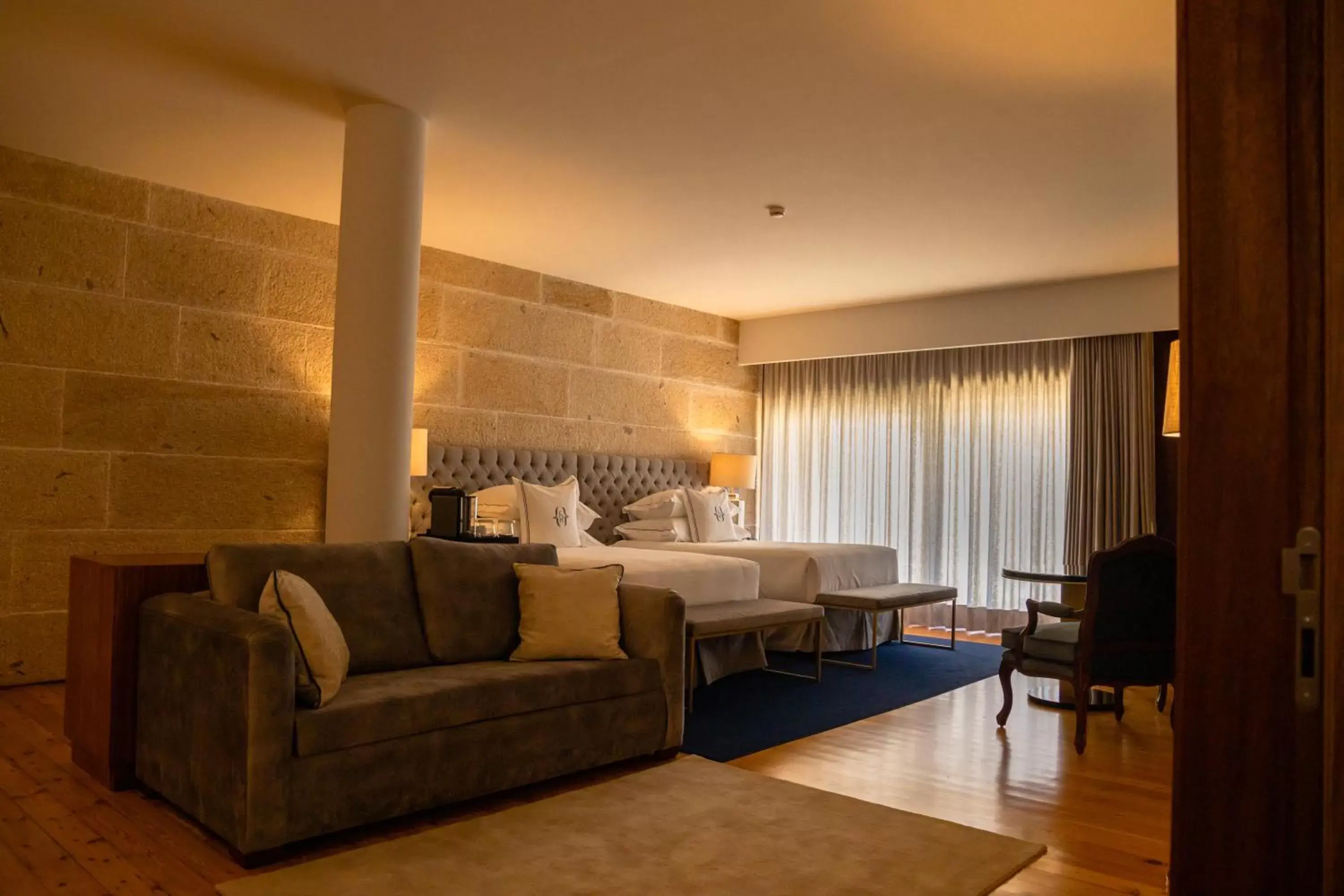 Terrace Garden Gran Royal Family - Modern Building in Solar do Requeijo by Luna Hotels & Resorts Terrace Garden Gran Royal Family - Modern Building in Solar do Requeijo by Luna Hotels & Resorts