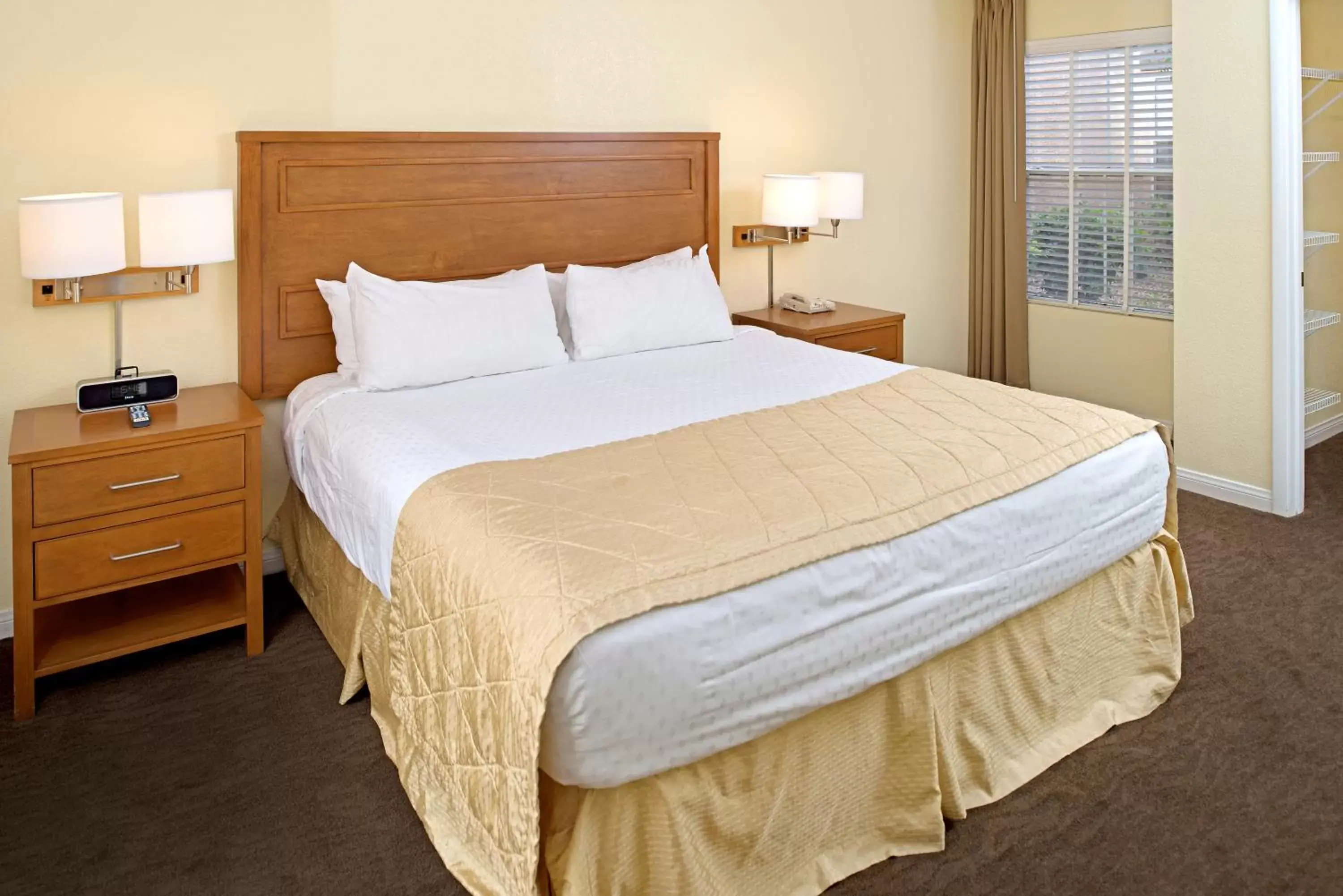 Bedroom, Bed in Hilton Vacation Club Desert Retreat Las Vegas