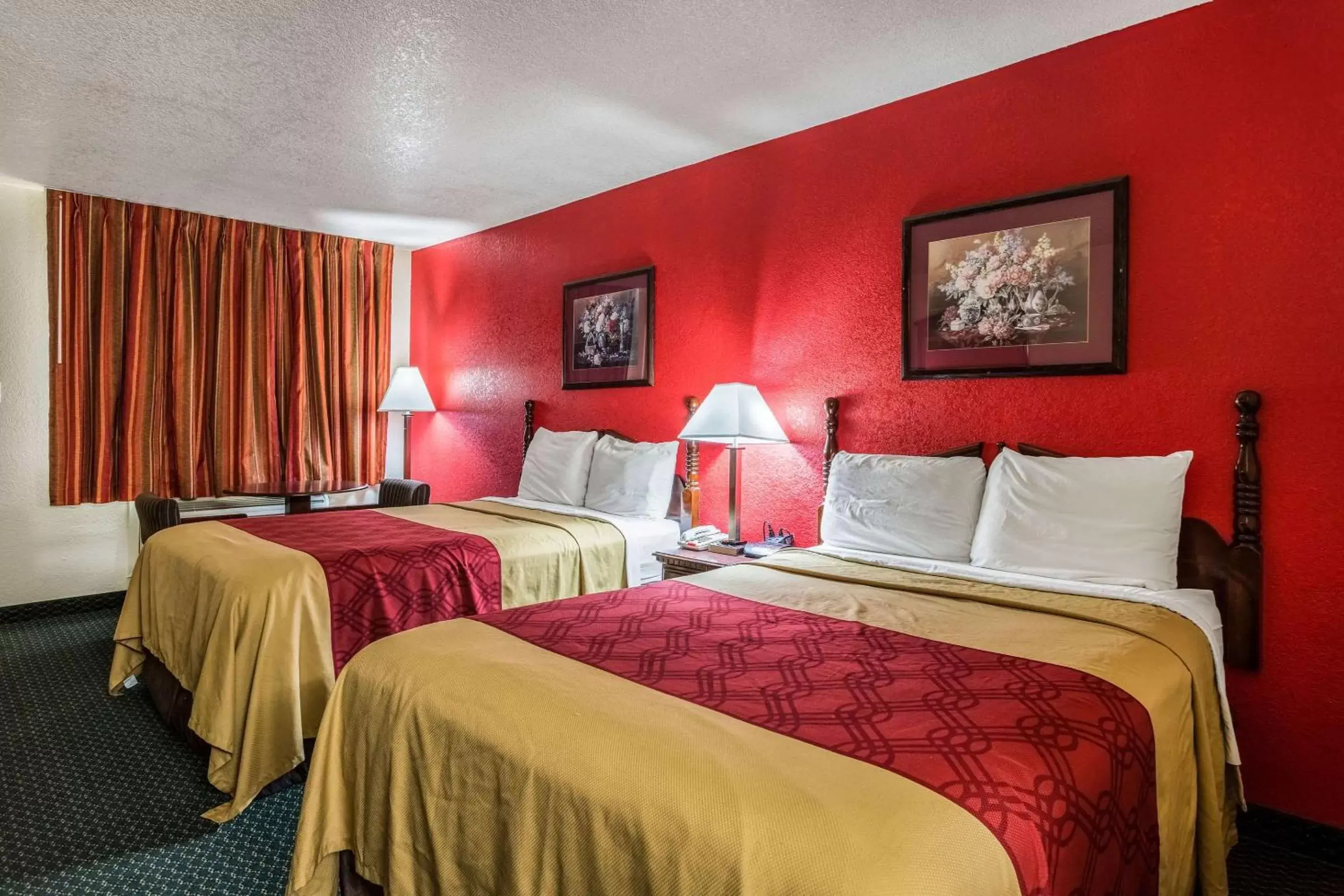 Double Room with Two Double Beds - Smoking in Econo Lodge & Suites Brinkley Double Room with Two Double Beds - Smoking in Econo Lodge & Suites Brinkley