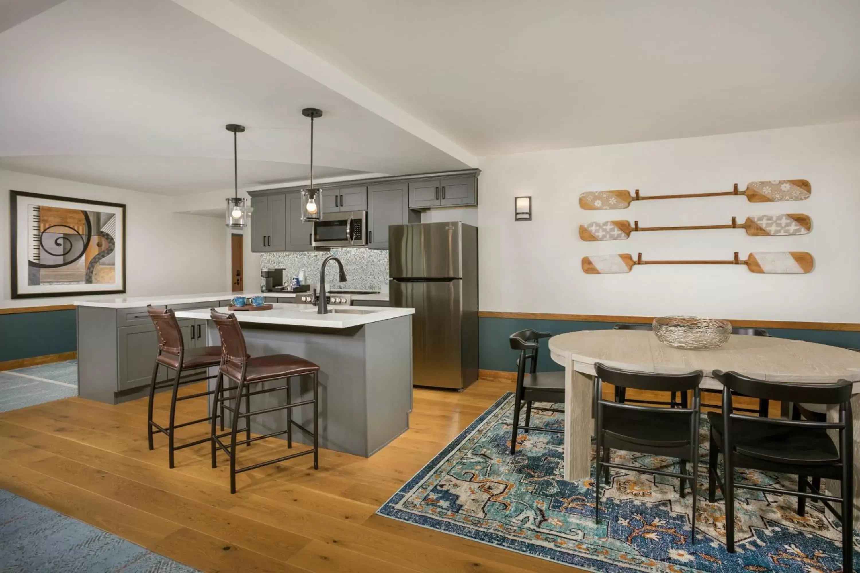 Kitchen or kitchenette, Dining Area in Merriweather Lakehouse Hotel, Autograph Collection