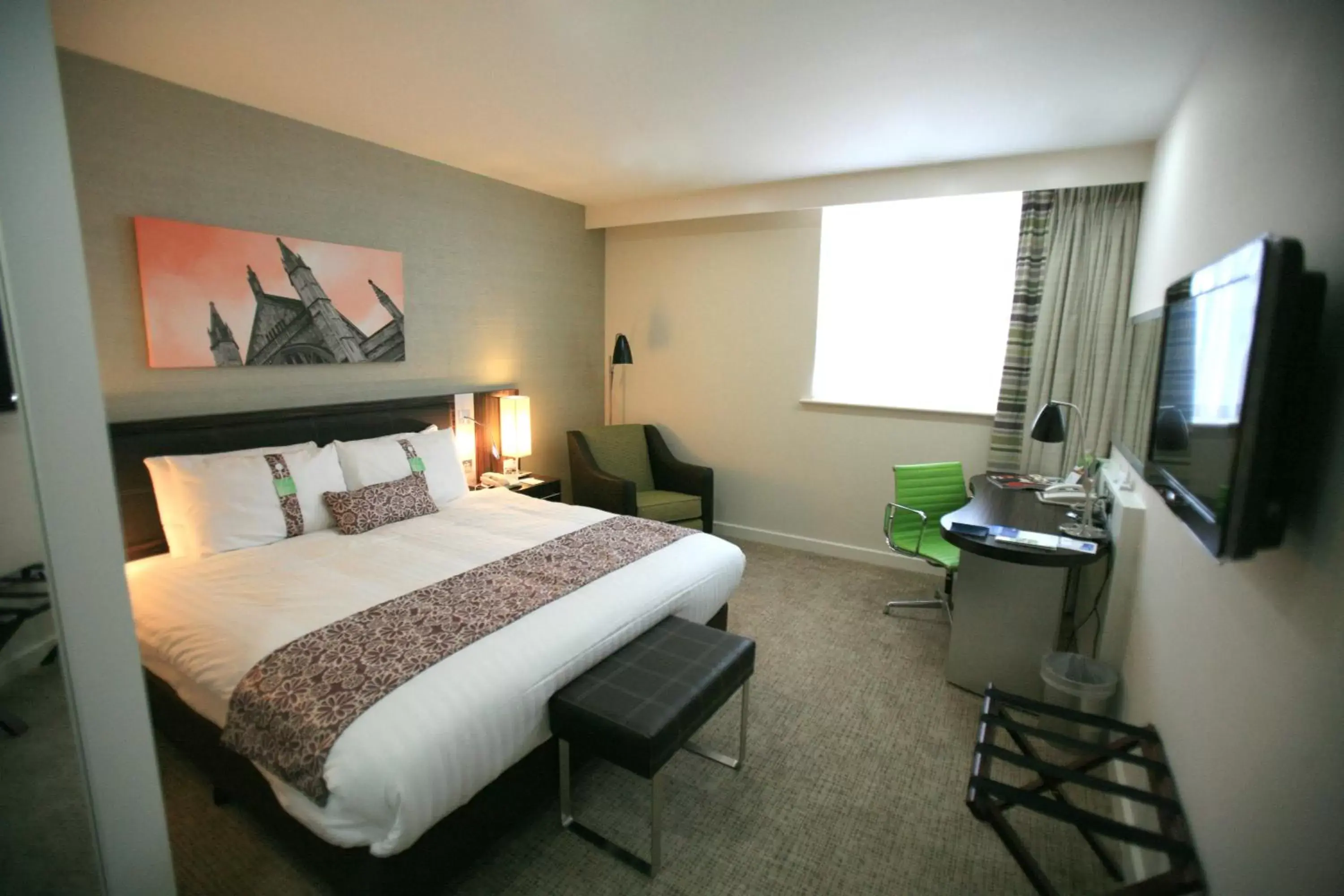 Photo of the whole room, Bed in Holiday Inn Winchester, an IHG Hotel