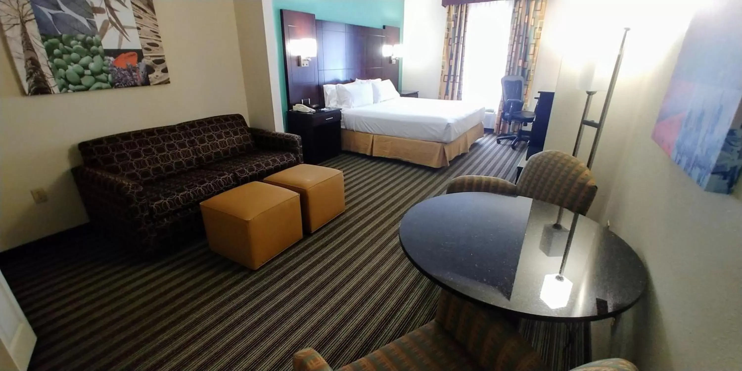 Photo of the whole room, Seating Area in Holiday Inn Express Hotel & Suites West Point-Fort Montgomery, an IHG Hotel