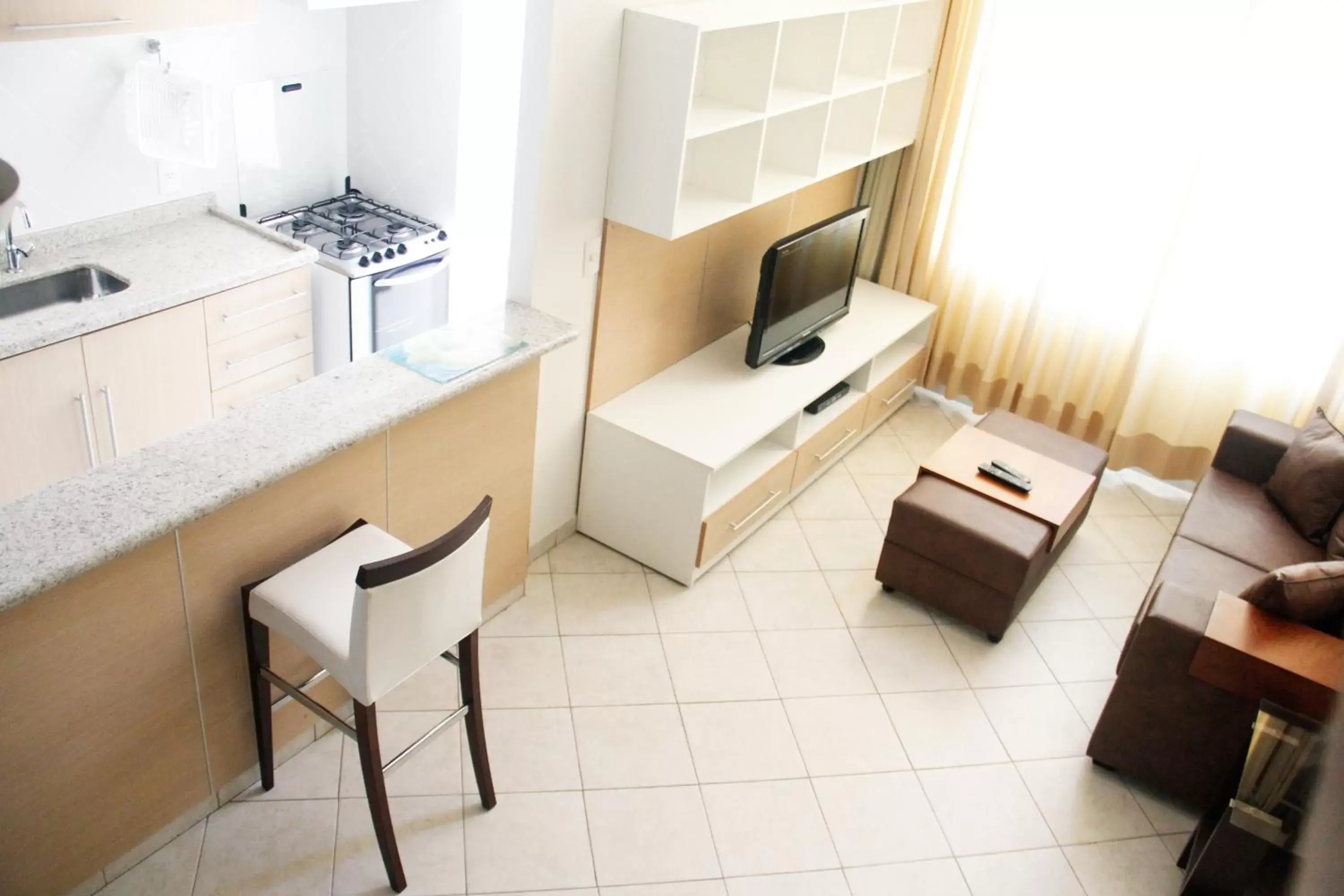 Photo of the whole room, Kitchen/Kitchenette in Hotel City Hall