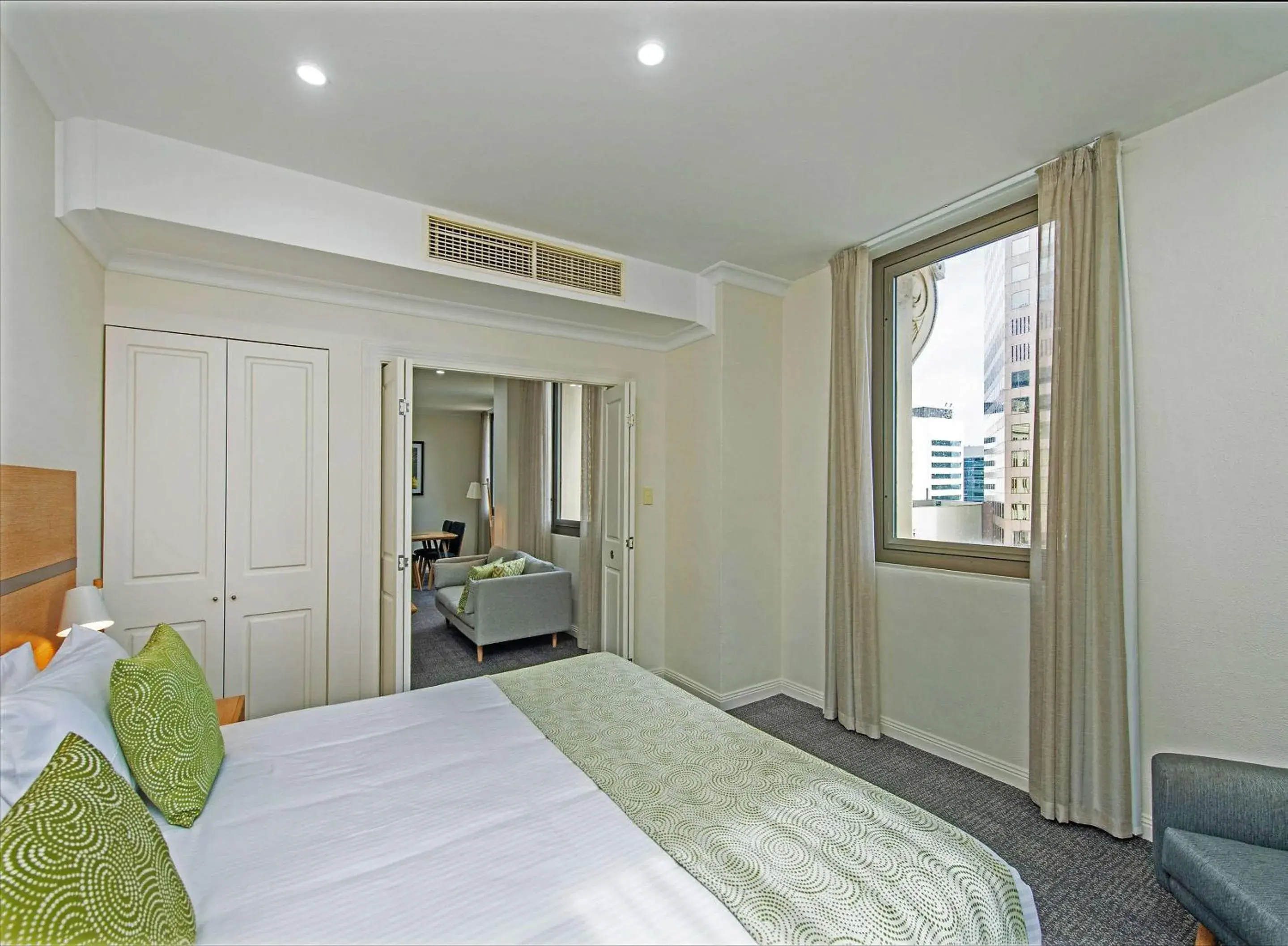 Photo of the whole room, Bed in Quality Apartments Adelaide Central