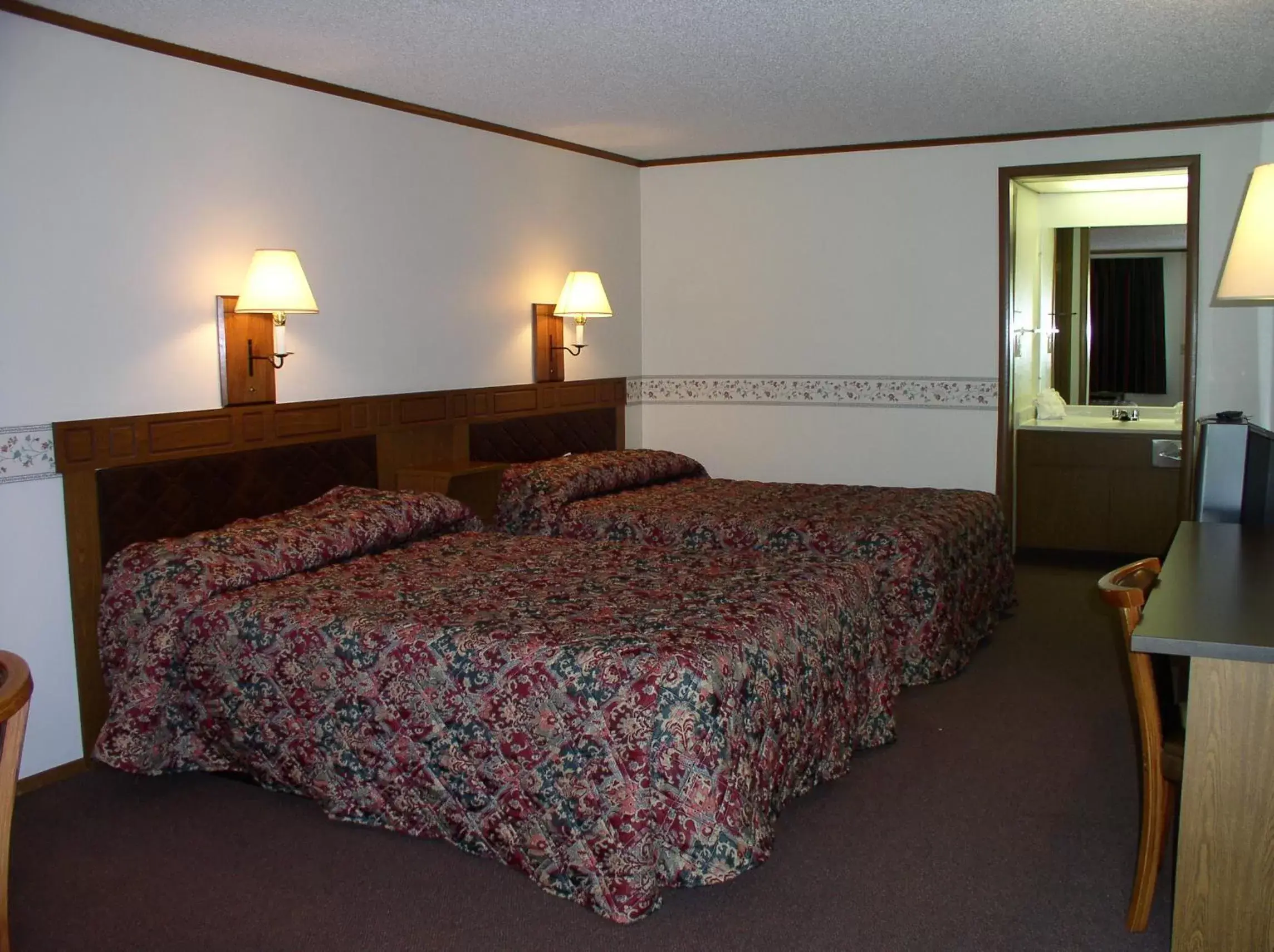 Bedroom, Bed in Arbor Inn of Historic Marshall