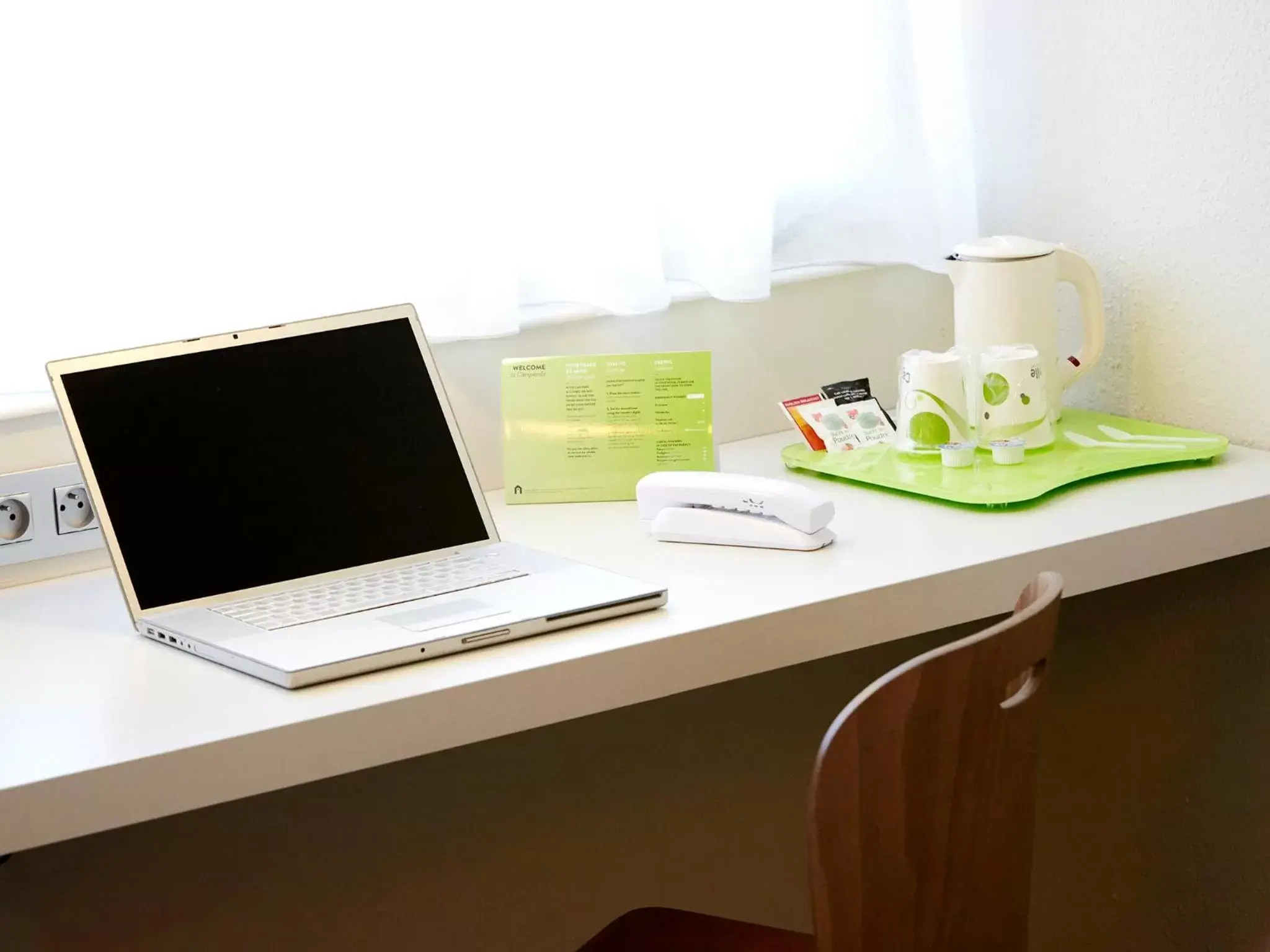 Bedroom, Coffee/Tea Facilities in Campanile Dijon Sud - Marsannay