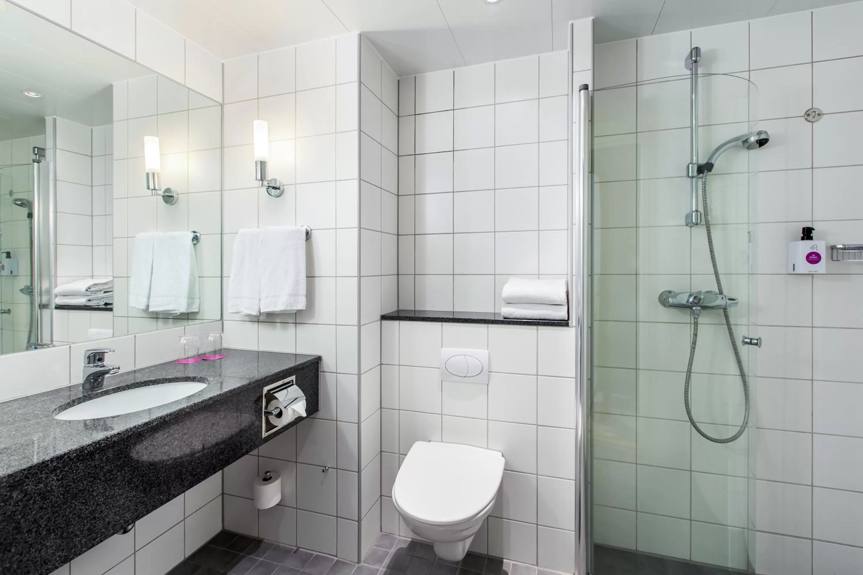 Shower in Quality Hotel Fredrikstad