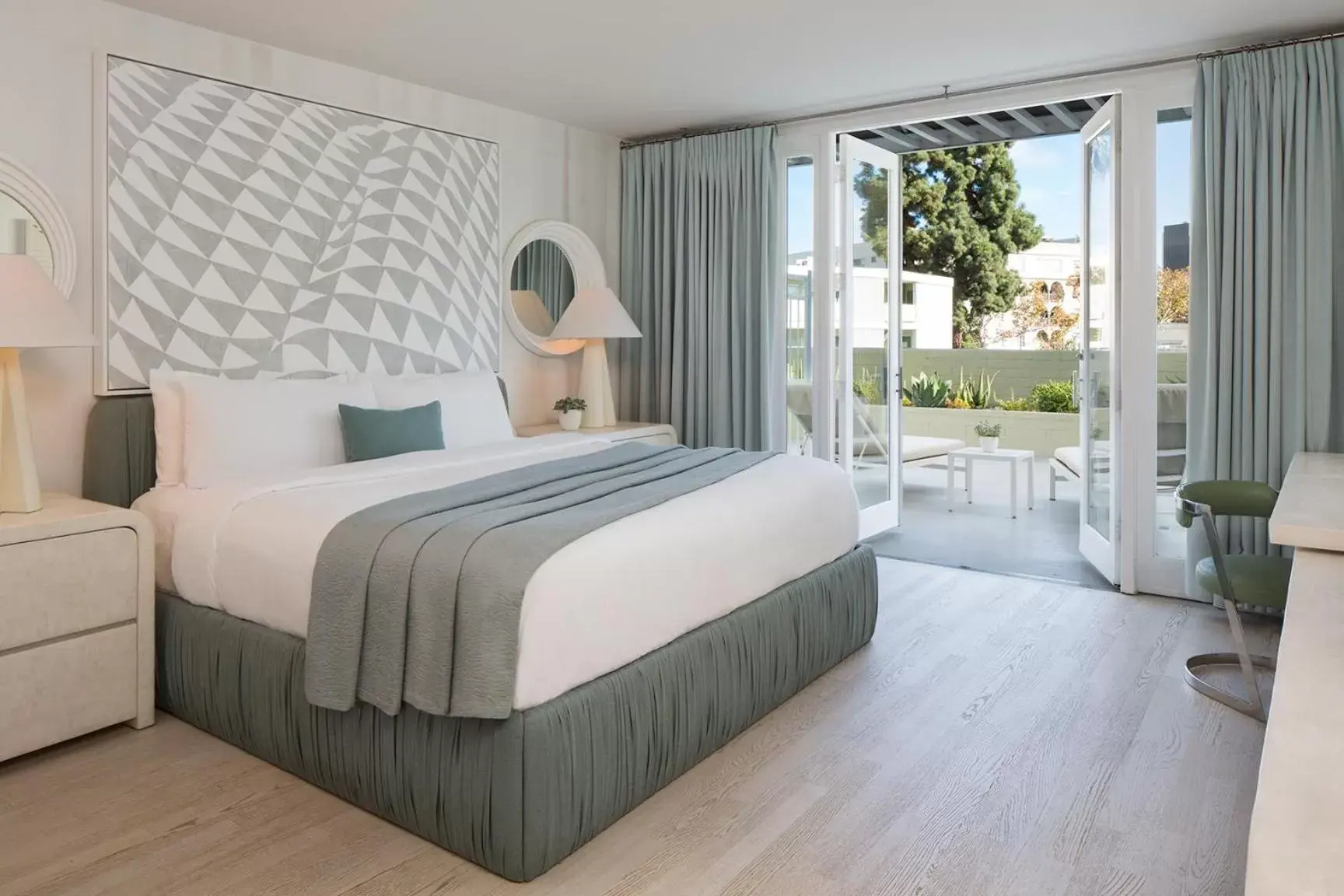Patio, Bed in Avalon Hotel Beverly Hills, a Member of Design Hotels