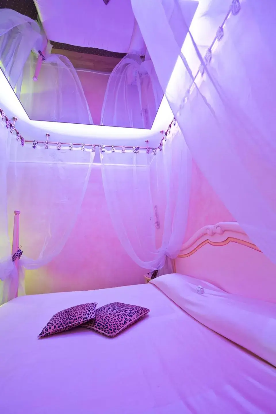 Bed in Vip's Motel Luxury Accommodation & Spa Bed in Vip's Motel Luxury Accommodation & Spa