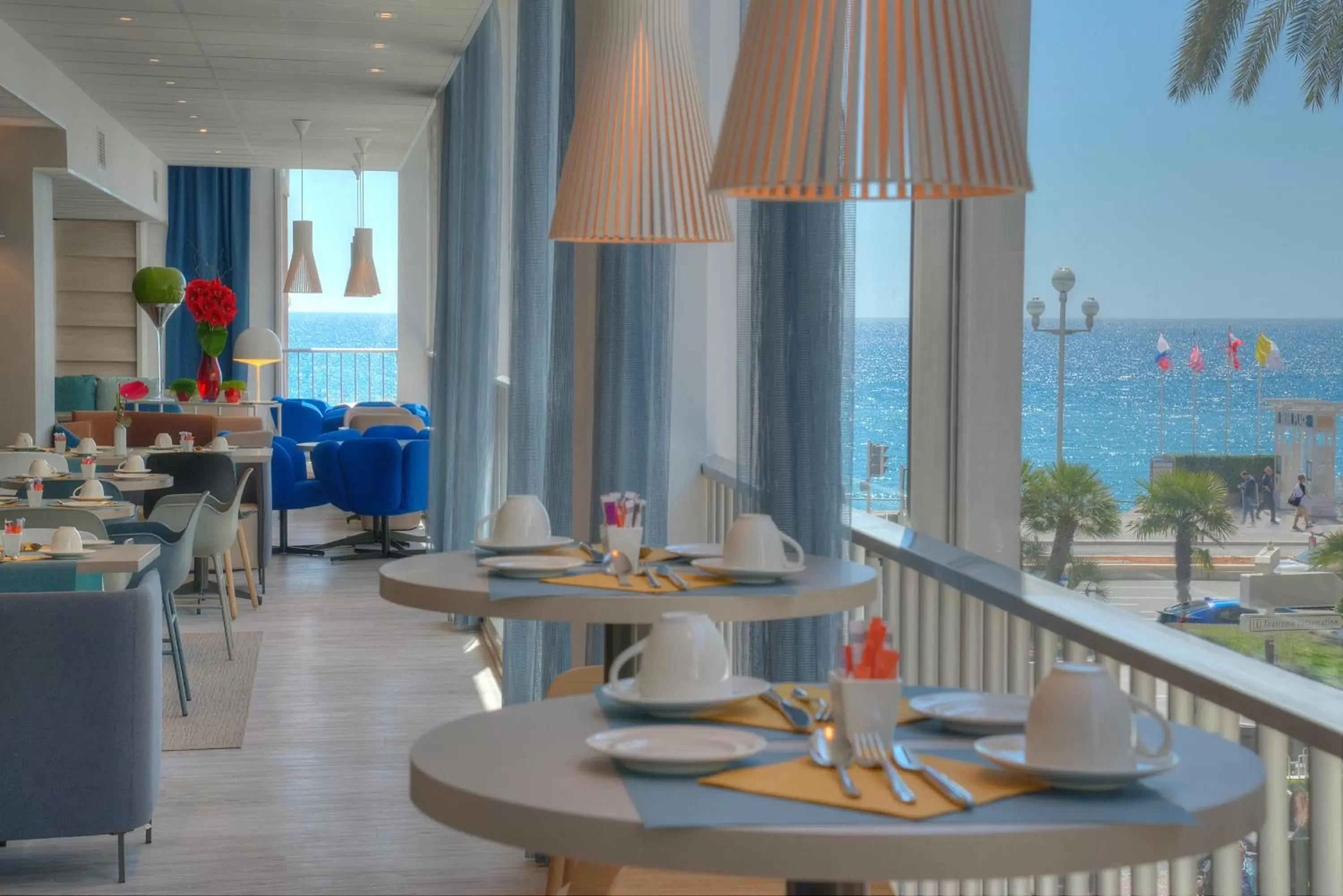 Restaurant/Places to Eat in Mercure Nice Promenade Des Anglais