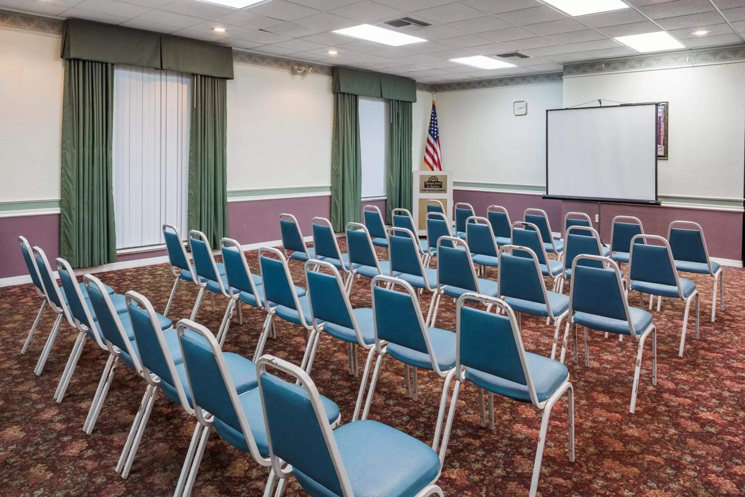 Meeting/conference room in Days Inn & Suites by Wyndham Port Richey