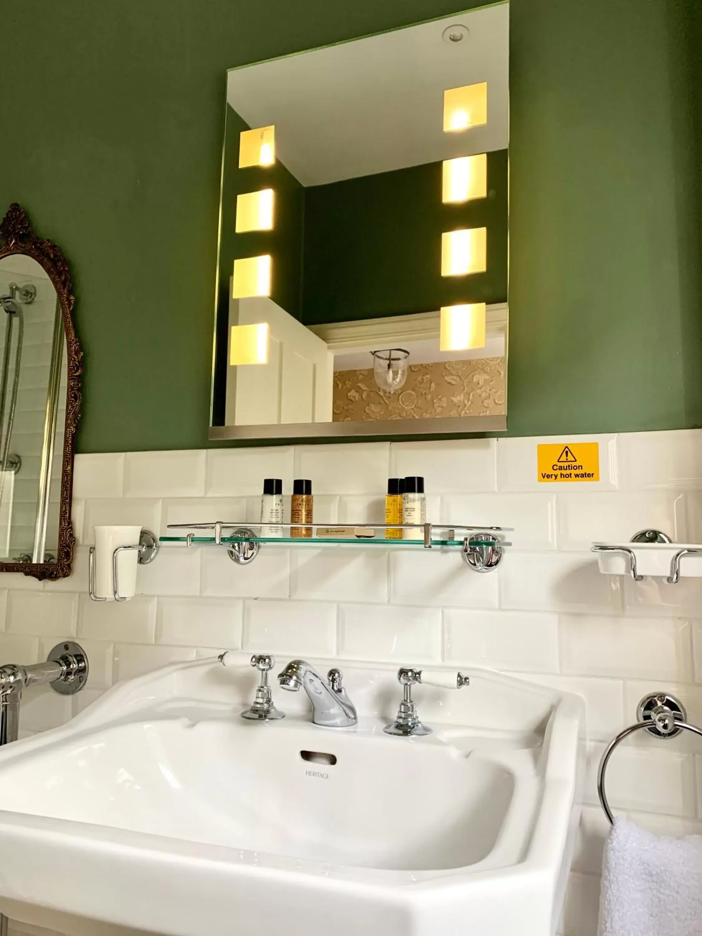 Bathroom in The Stag and Huntsman at Hambleden