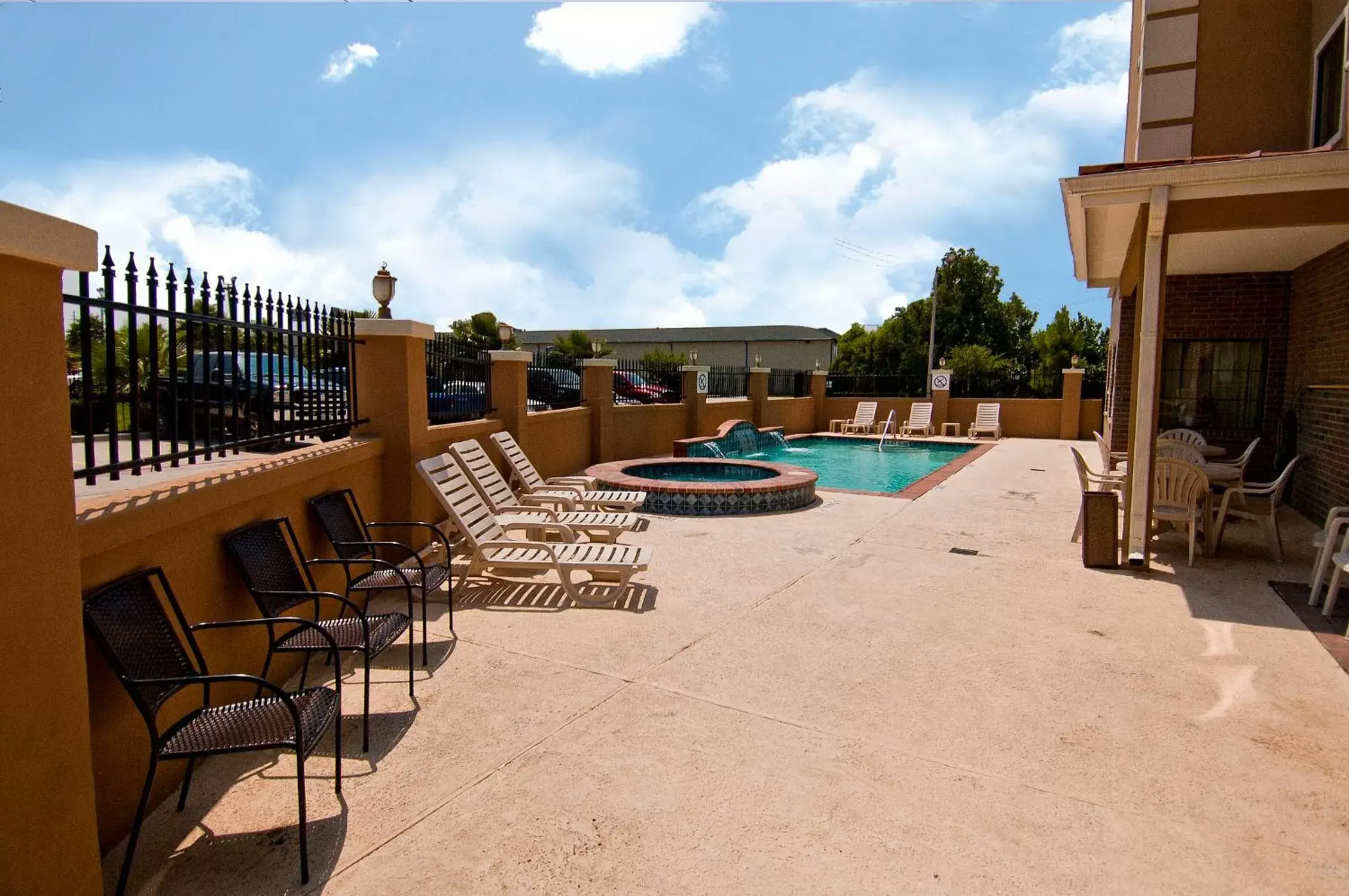 Day, Swimming Pool in Extended Stay America Suites - Baytown