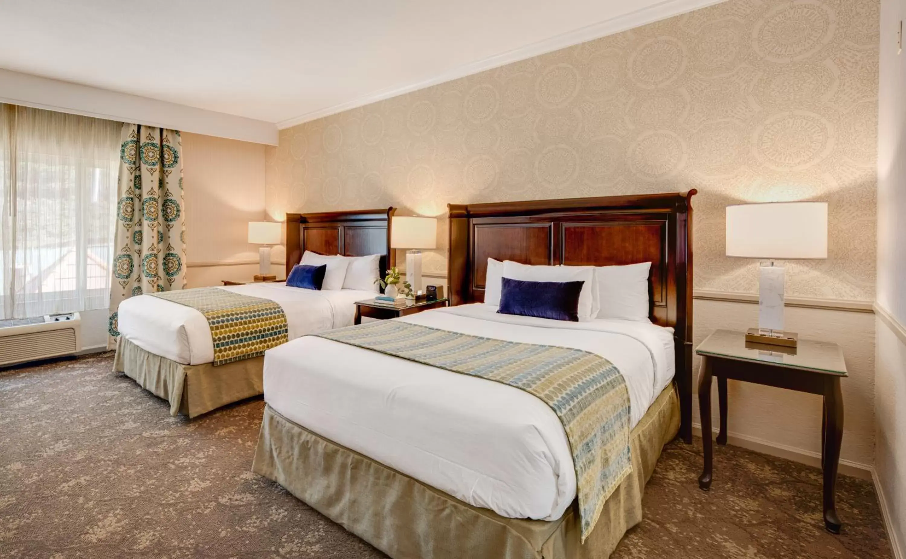 Bed in Ayres Hotel Corona East