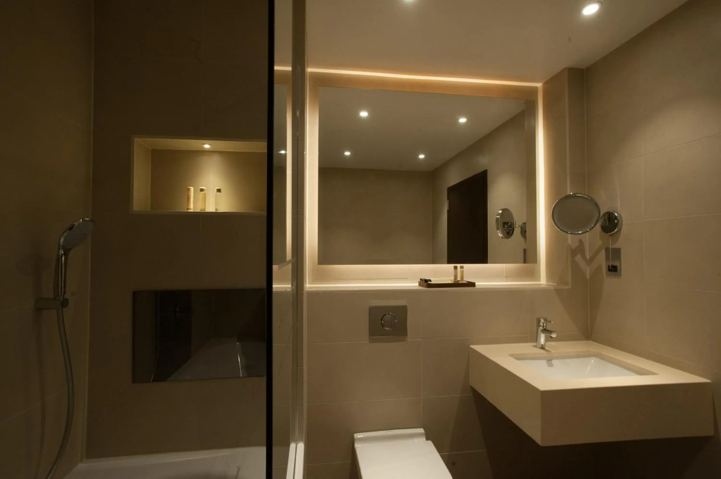 Bathroom in St George's Hotel - Wembley