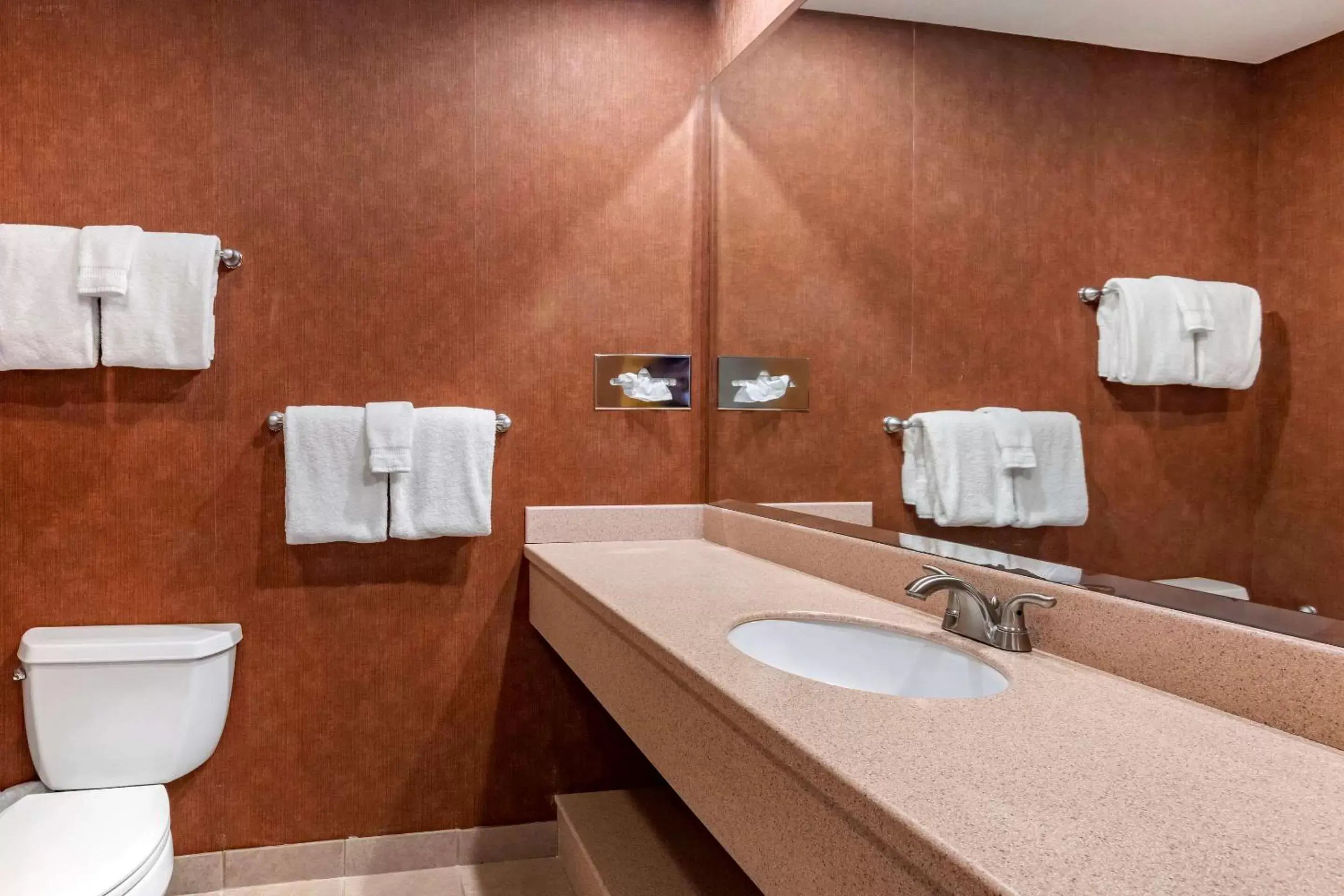 Bedroom, Bathroom in Mountain Edge Suites at Sunapee, Ascend Hotel Collection