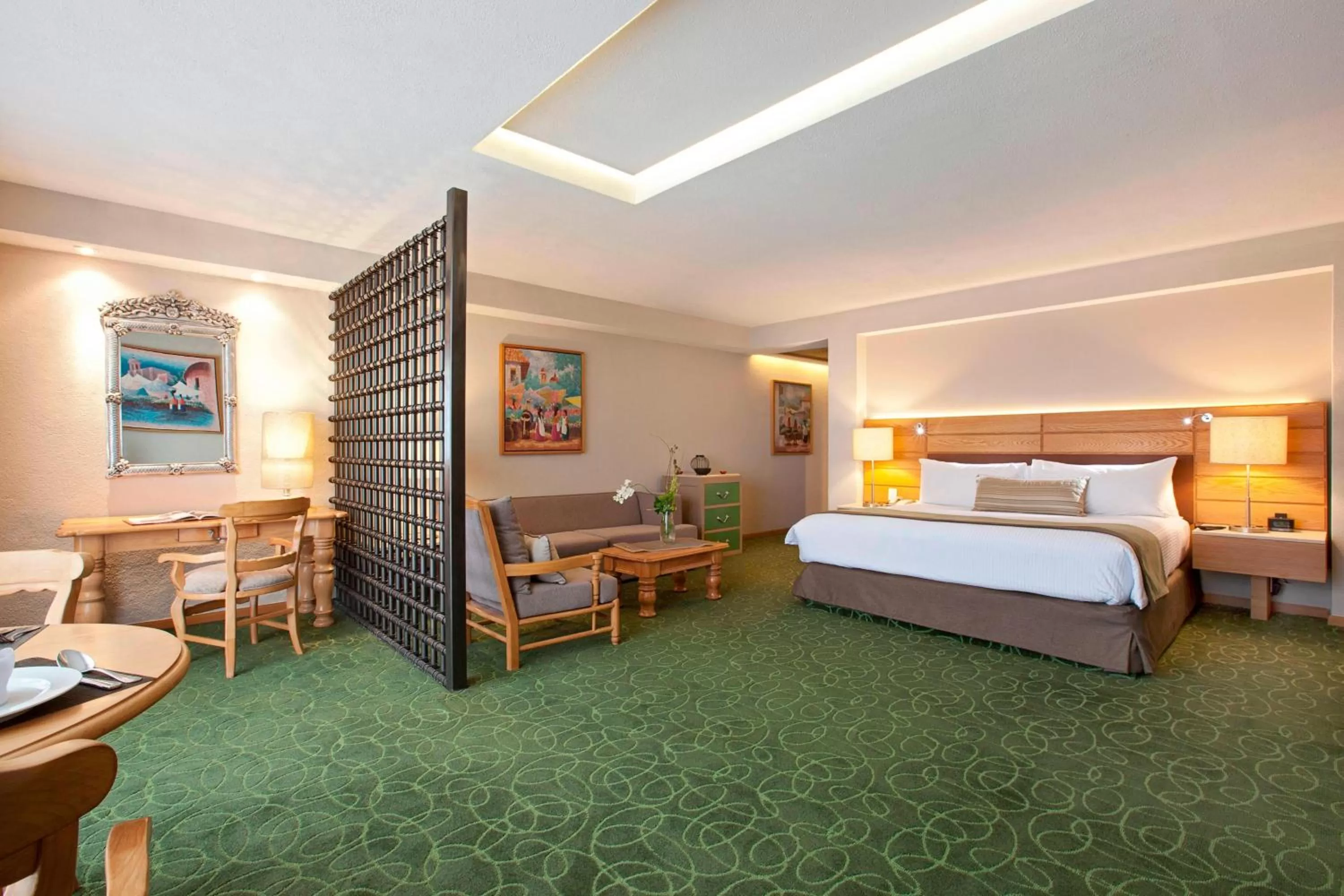 Photo of the whole room, Bed in Marriott Tuxtla Gutierrez Hotel