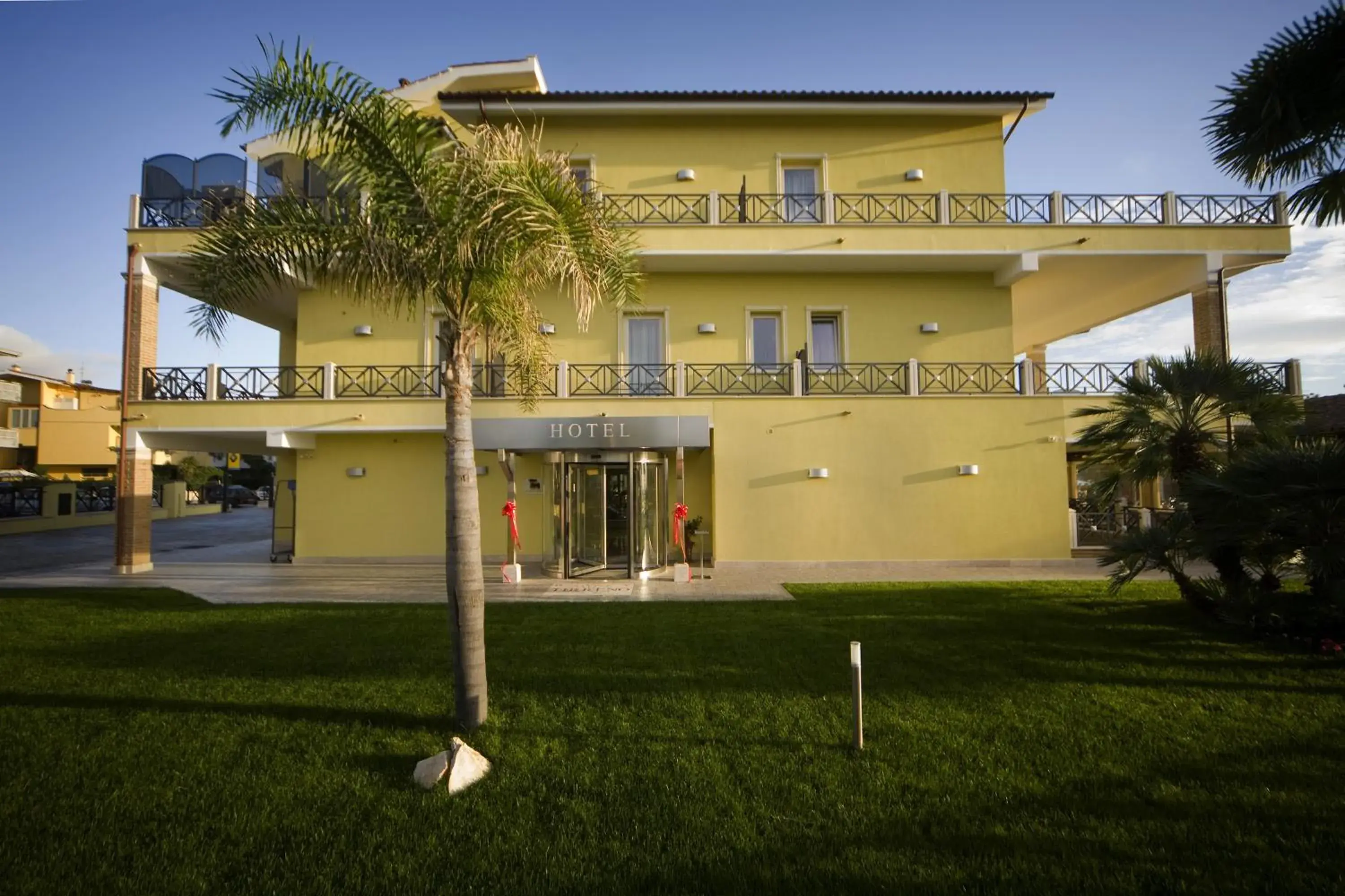 Facade/entrance, Property Building in Hotel Villa Tirreno