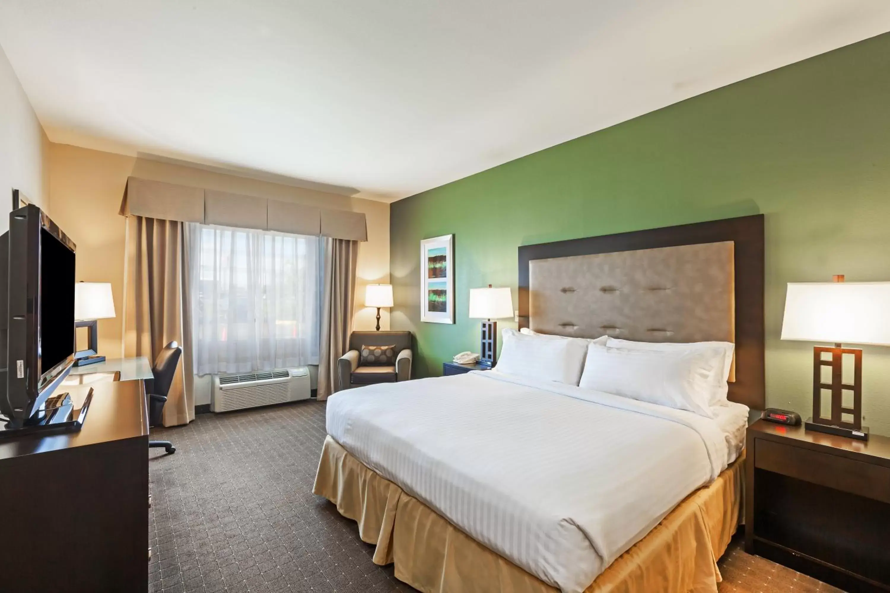 Photo of the whole room, Bed in Holiday Inn Express Hotel & Suites Eagle Pass, an IHG Hotel