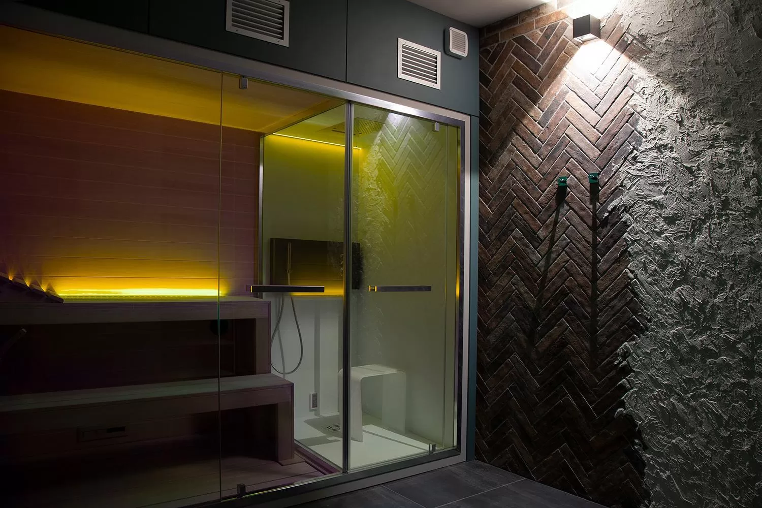 Sauna in MANTRA Suite&Rooms