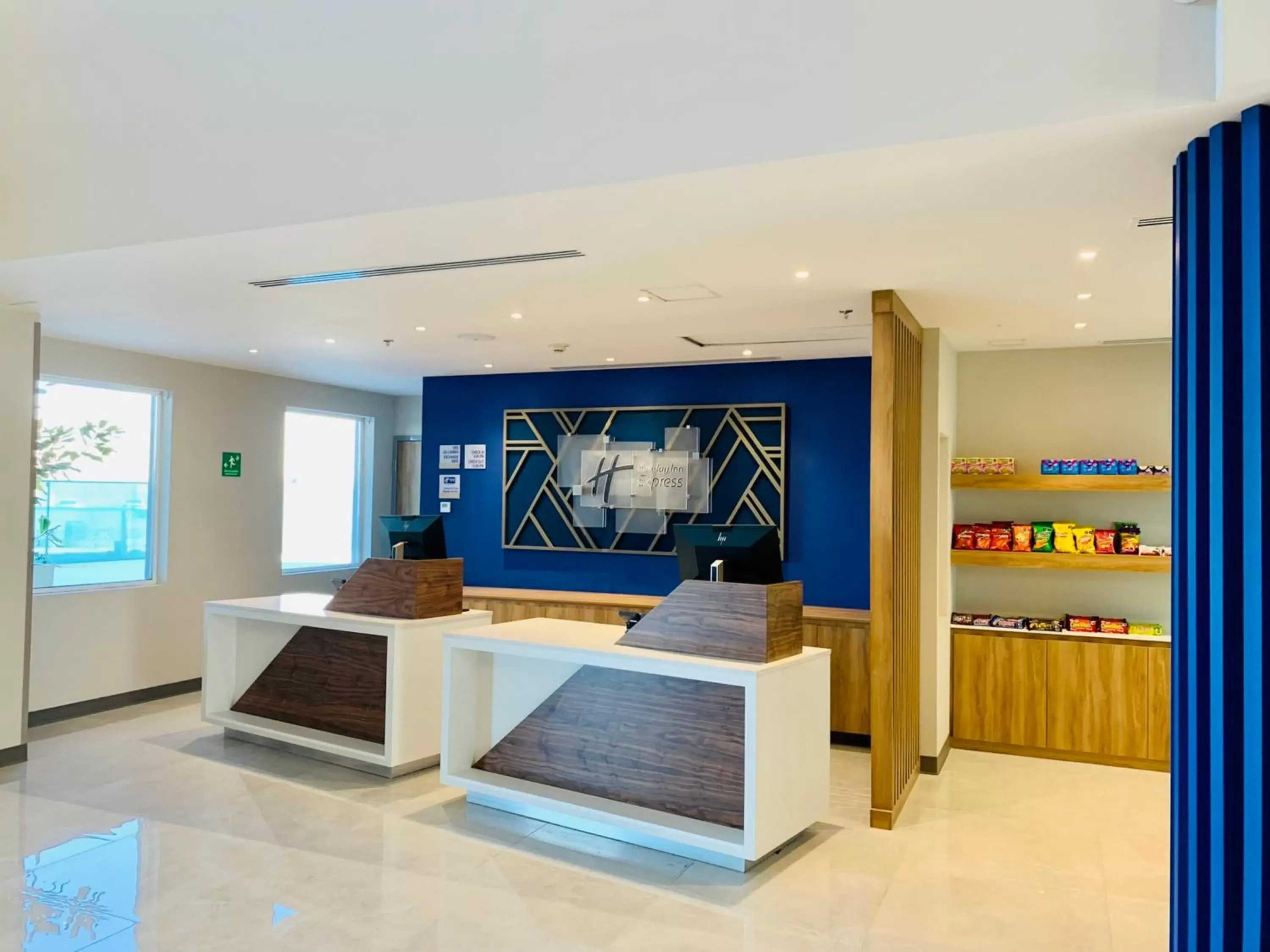 Property building, Lobby/Reception in Holiday Inn Express - Guadalajara Vallarta Poniente, an IHG Hotel