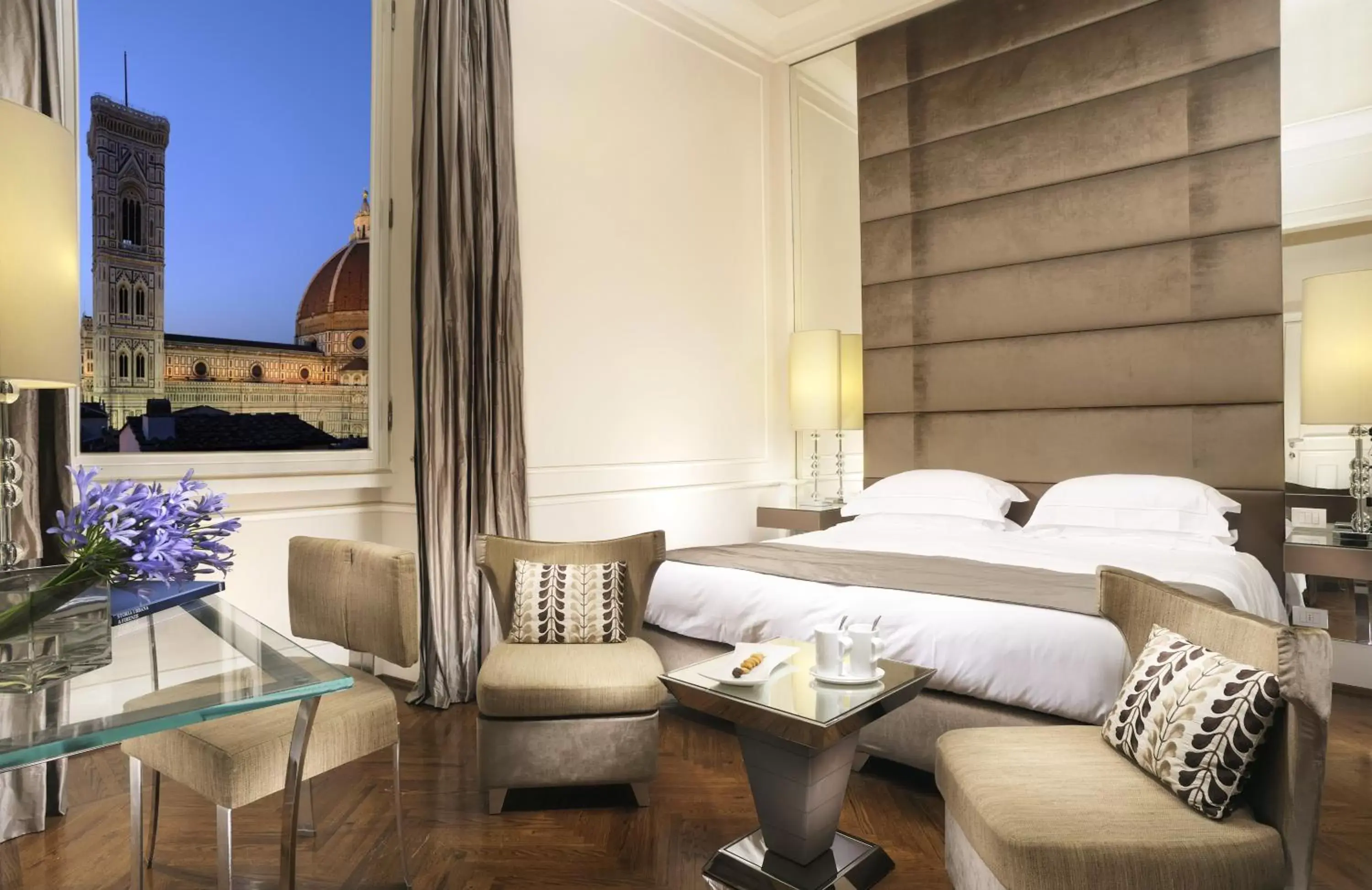 Bed in Brunelleschi Hotel