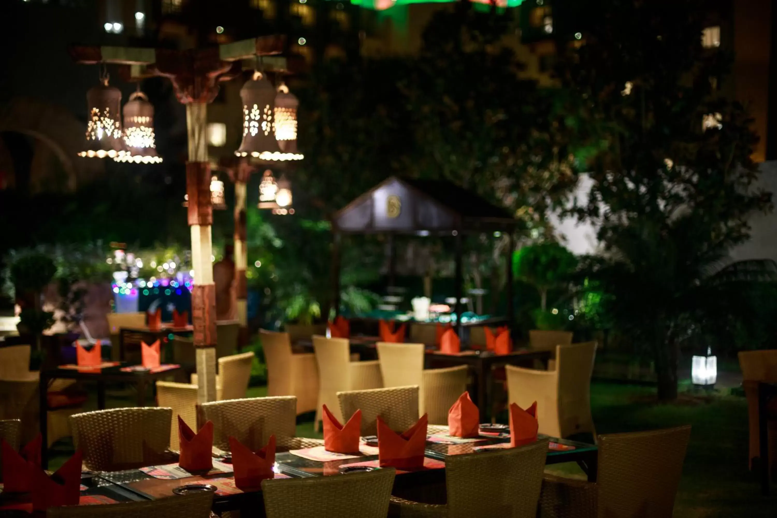 Restaurant/Places to Eat in Islamabad Serena Hotel