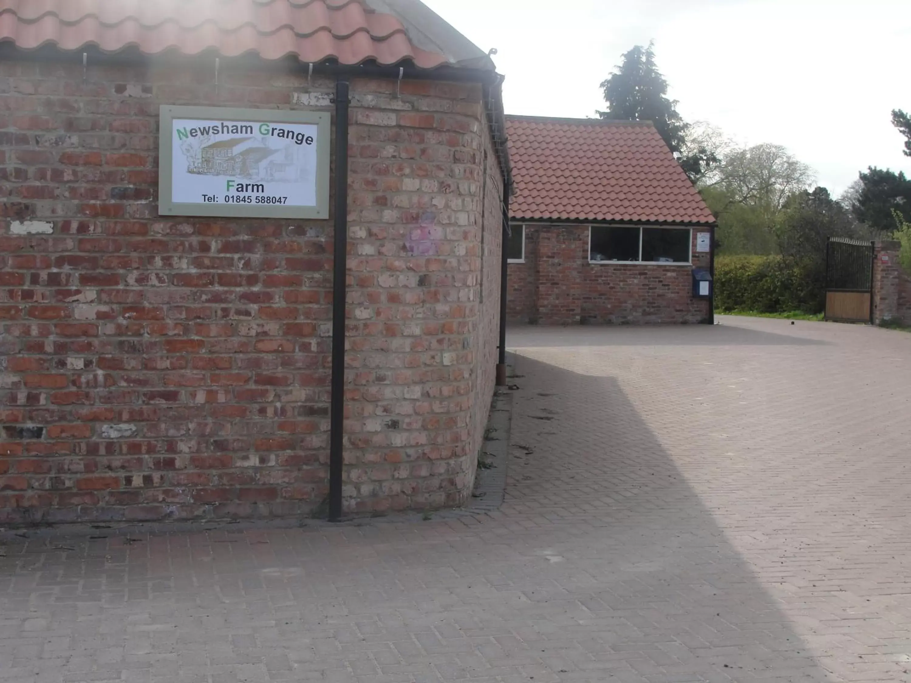 Facade/entrance, Property Building in Newsham Grange Farm