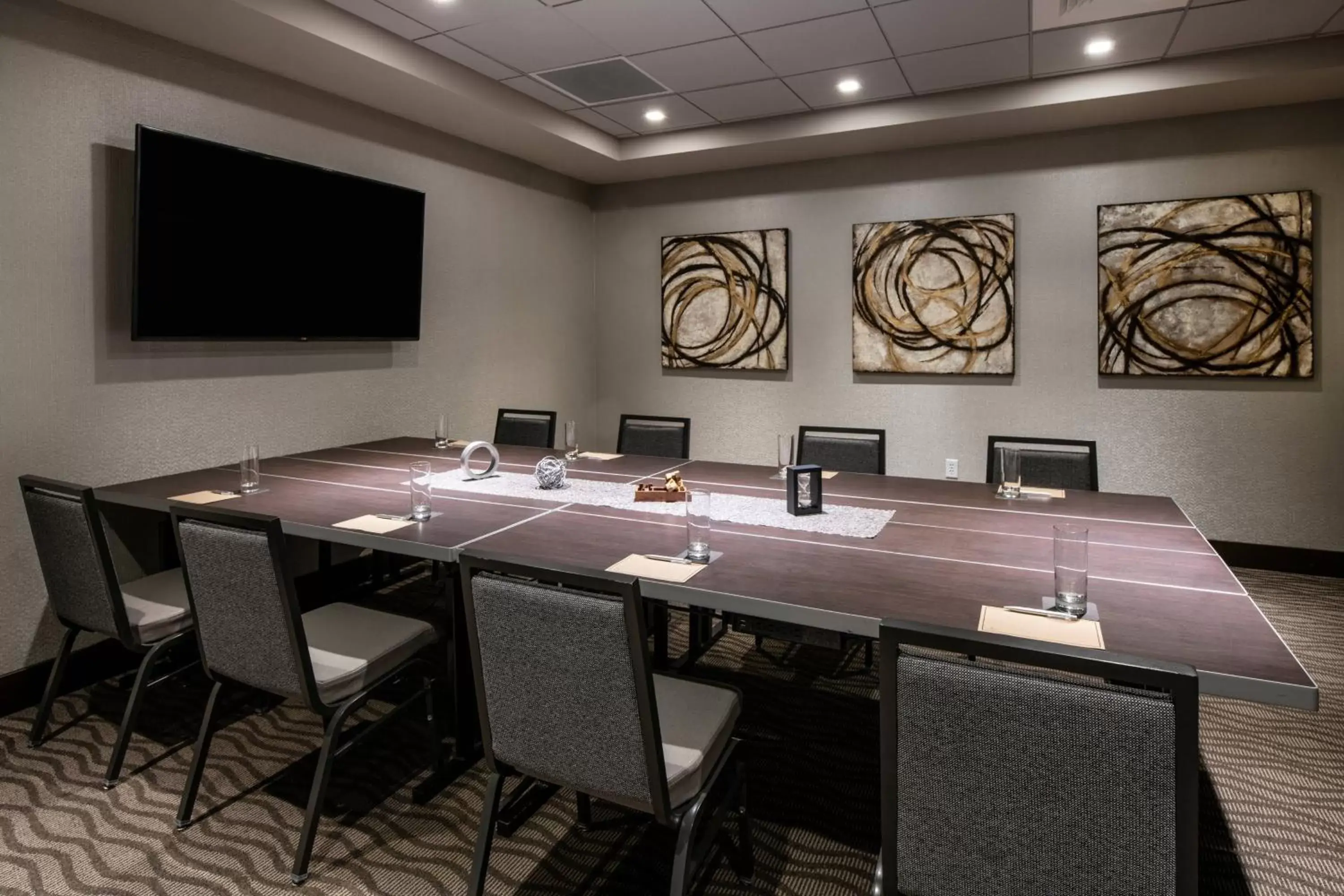 Meeting/conference room in Renaissance Boston Patriot Place Hotel