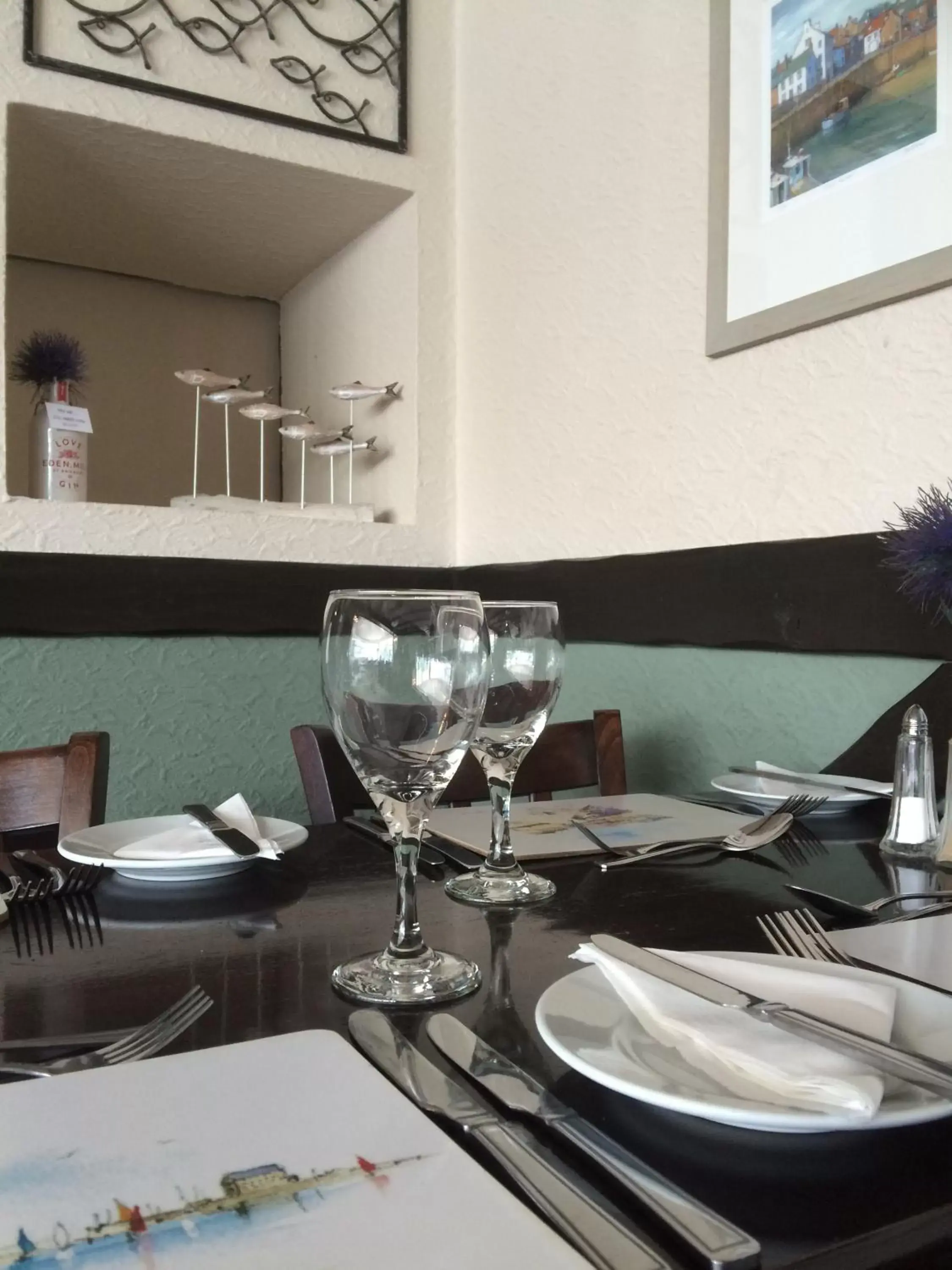 Restaurant/Places to Eat in The Upper Largo Hotel & Restaurant