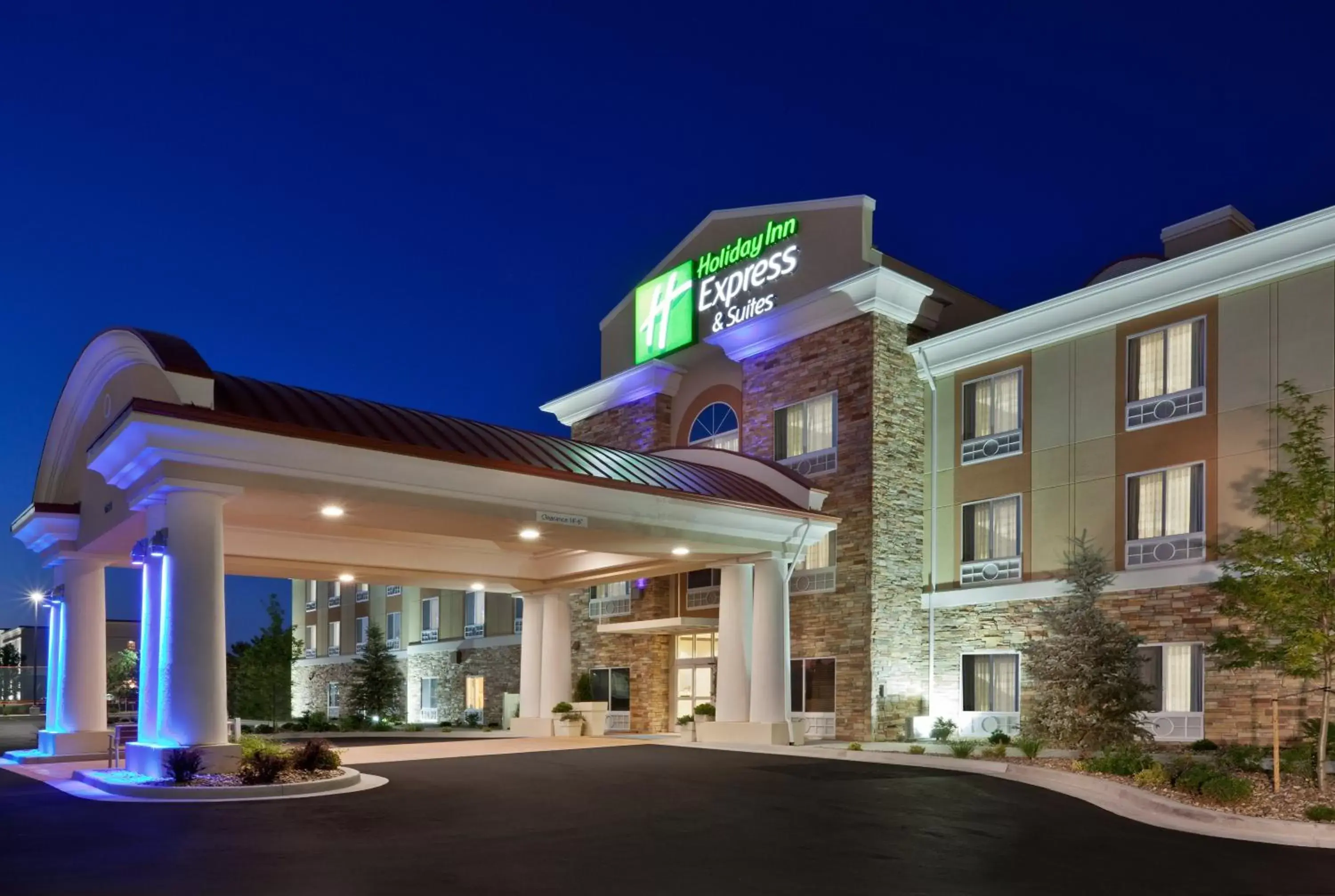 Property Building in Holiday Inn Express Hotel Twin Falls, an IHG Hotel