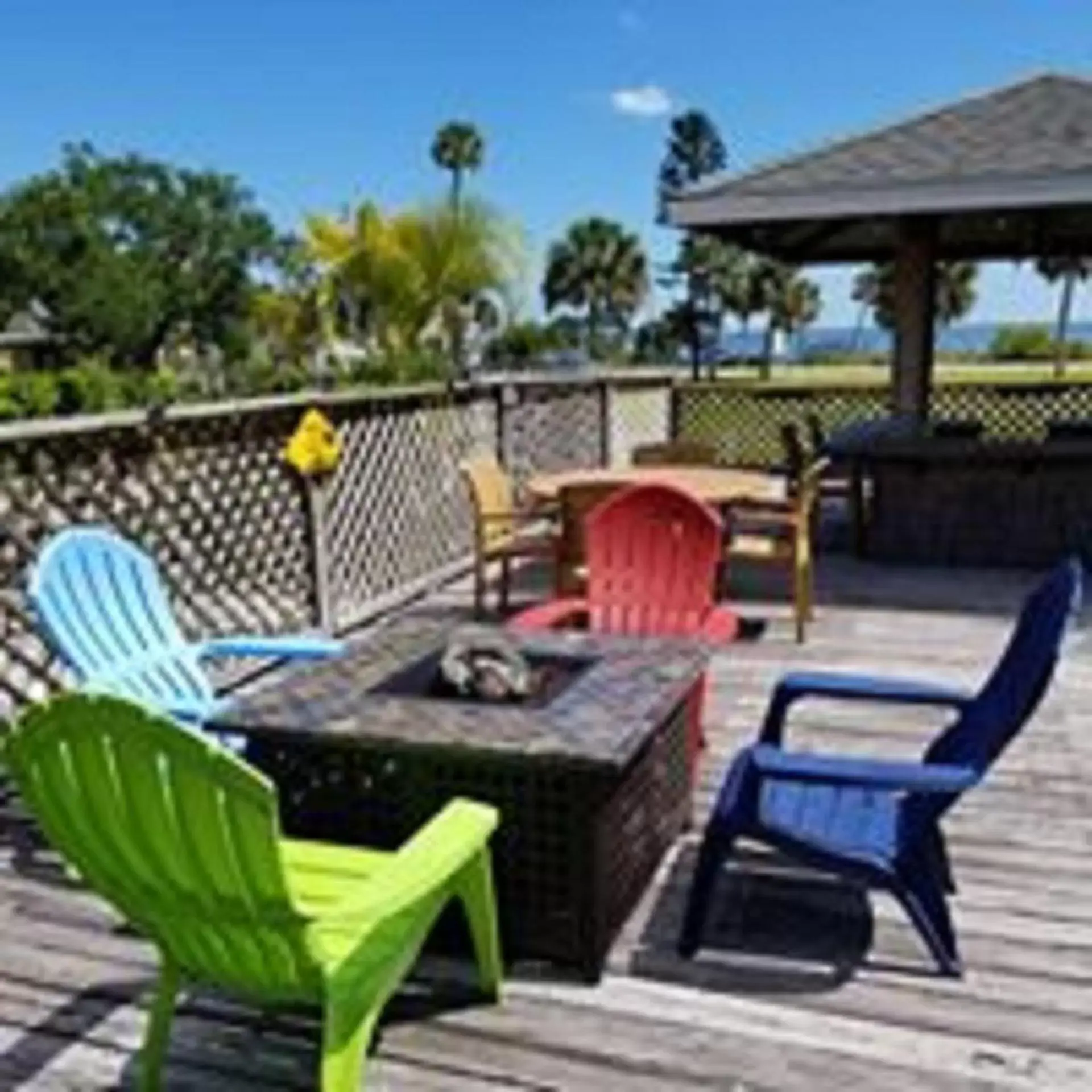 Patio in Davis House Inn