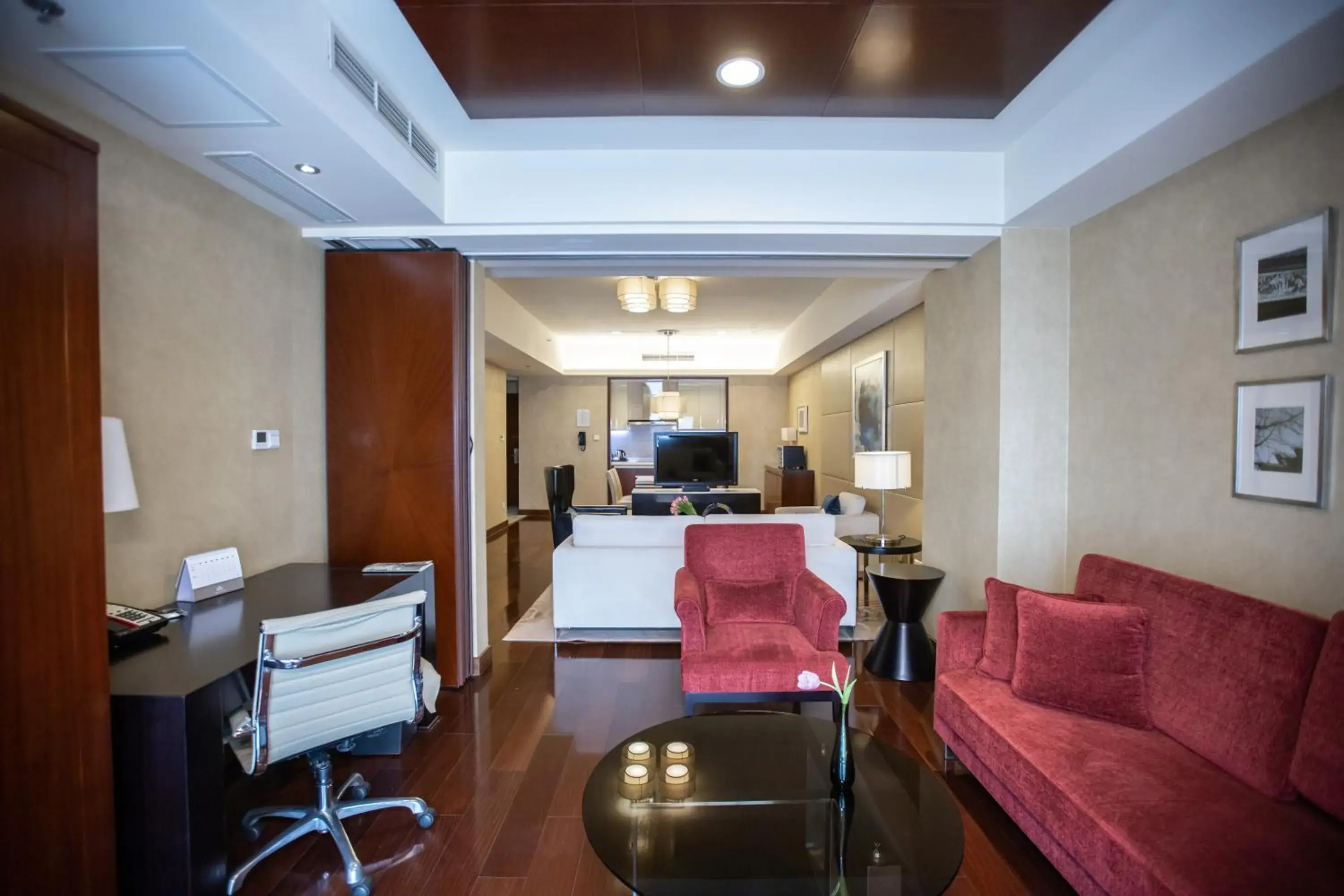 Living room, Seating Area in The Imperial Mansion, Beijing - Marriott Executive Apartments